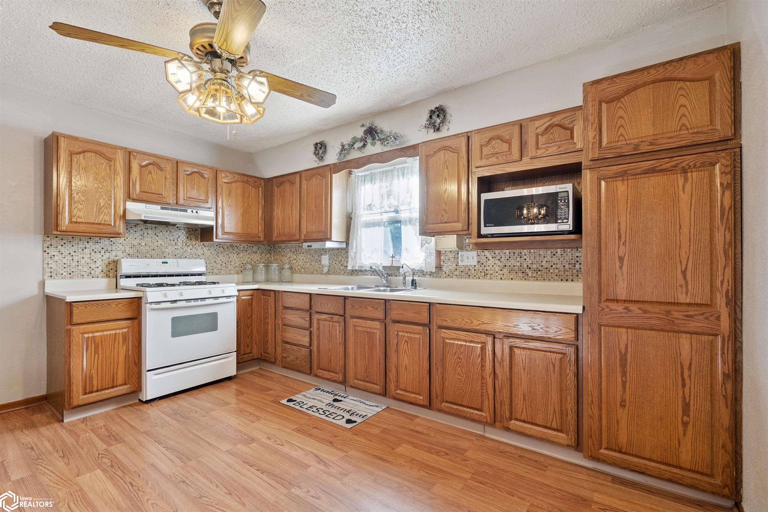802 E Cedar Ln., Mount Pleasant, Iowa image 7