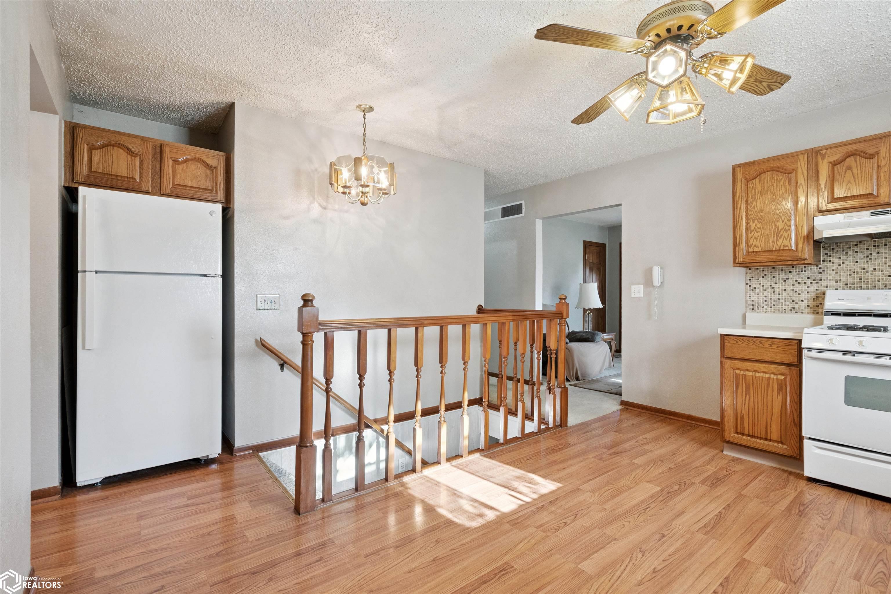 802 E Cedar Ln., Mount Pleasant, Iowa image 8
