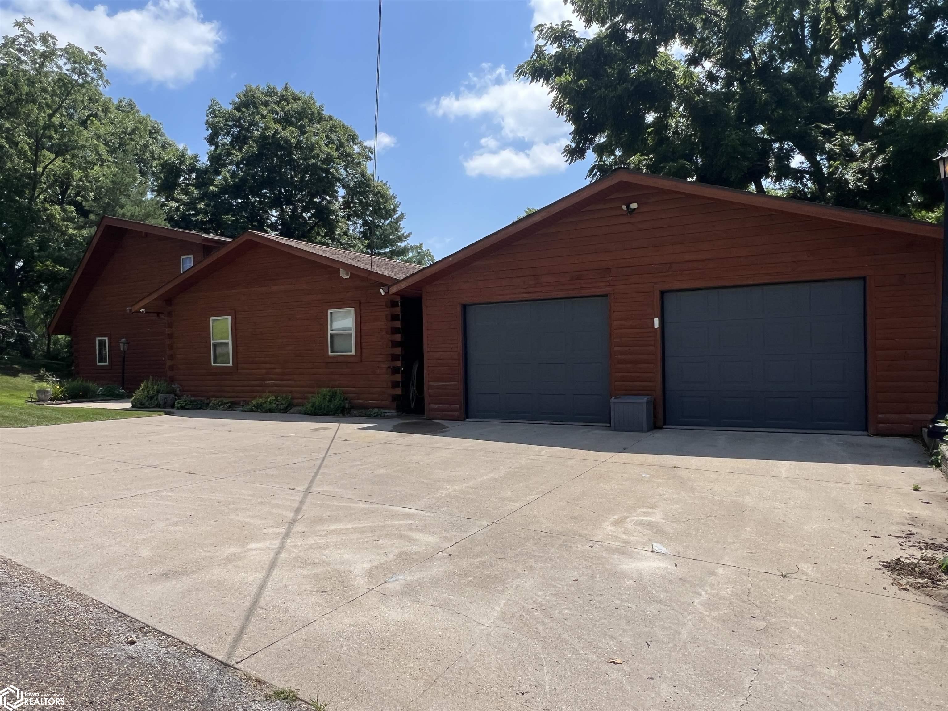 710 High Street, Eldon, Iowa image 3