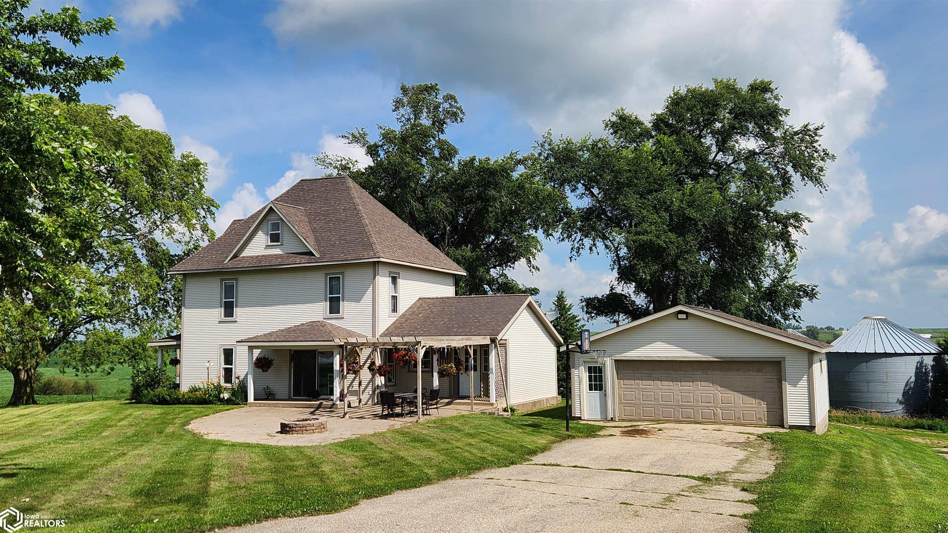 3445 Highway T47, Montour, Iowa image 2