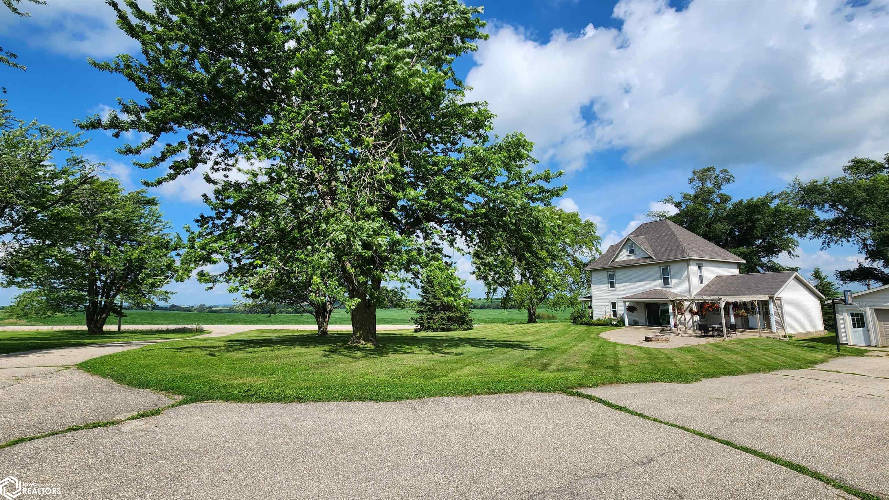 3445 Highway T47, Montour, Iowa image 3