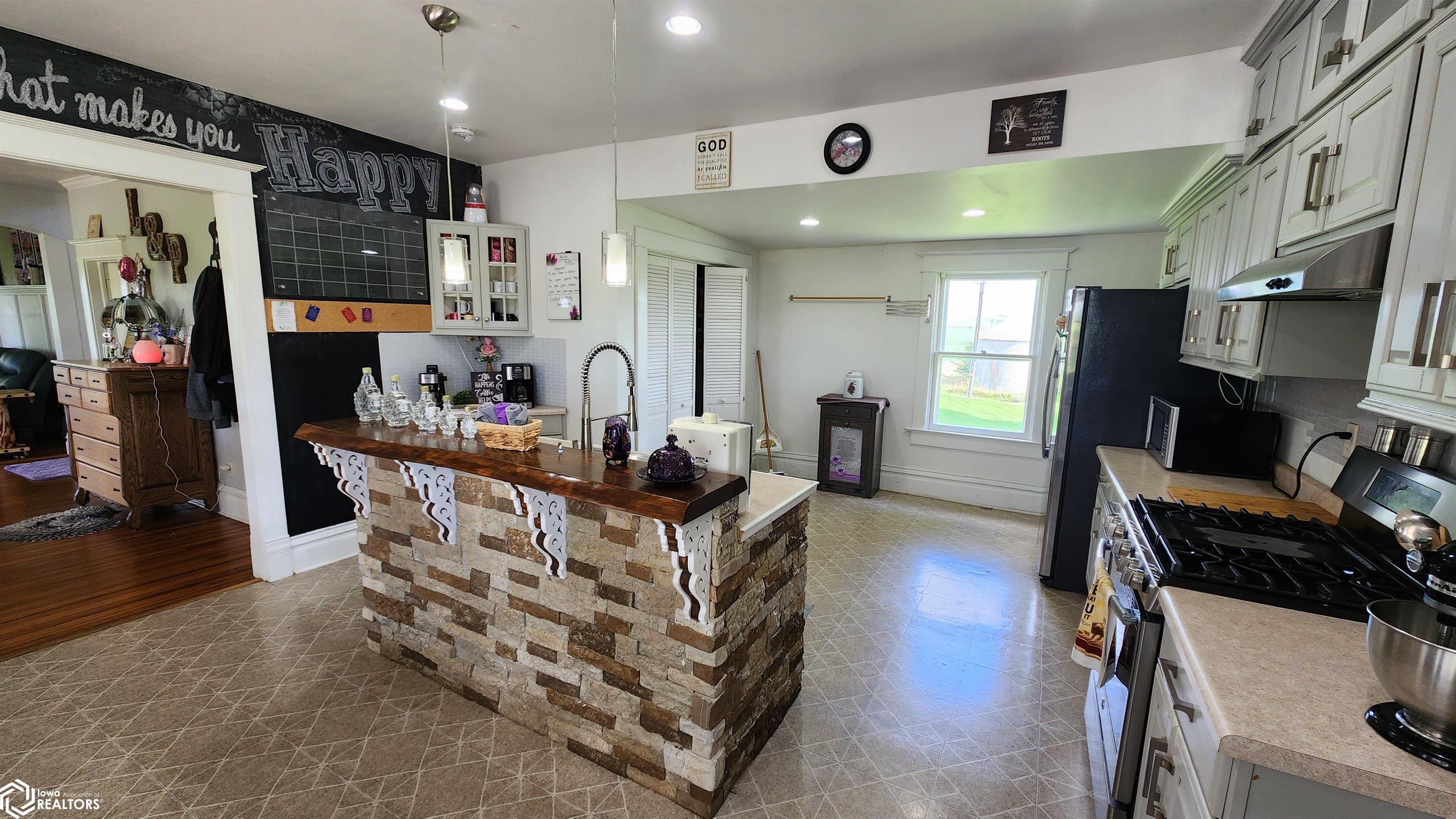 3445 Highway T47, Montour, Iowa image 8
