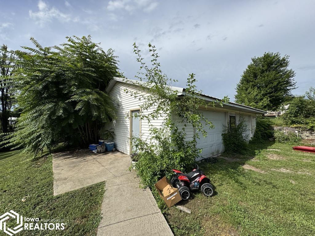 822 E Walden Street, Centerville, Iowa image 11