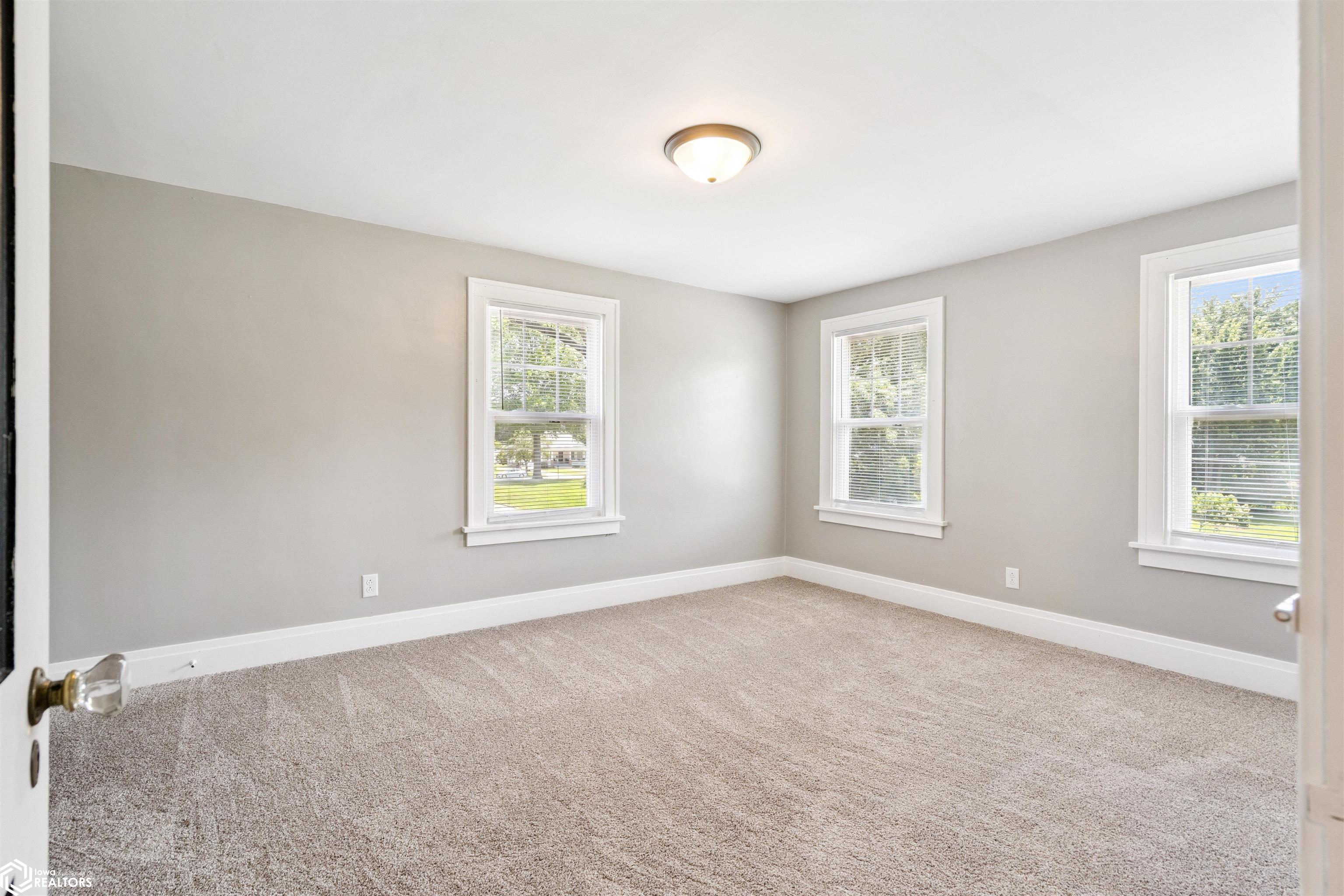2020 Dill Street, Burlington, Iowa image 18