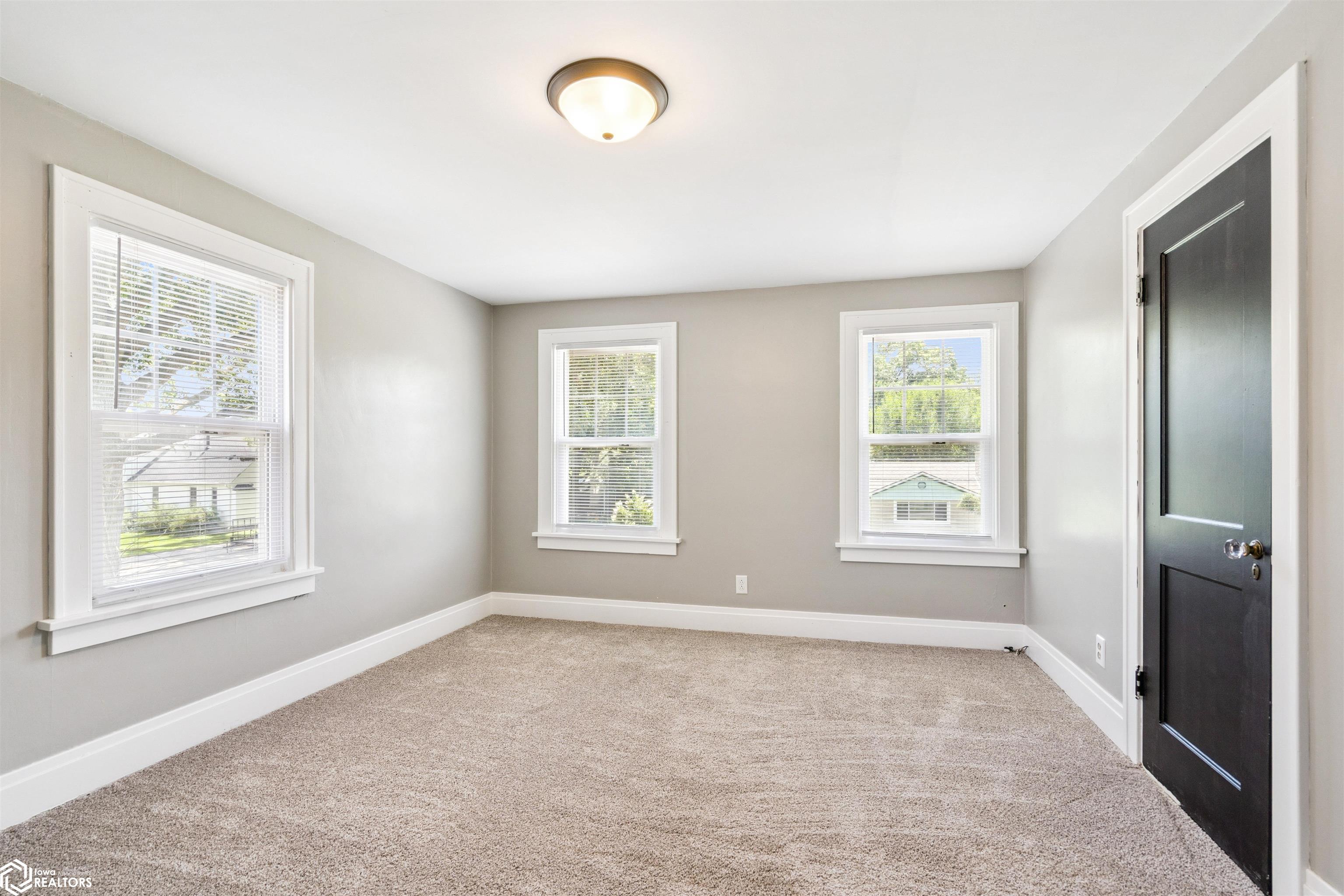 2020 Dill Street, Burlington, Iowa image 20