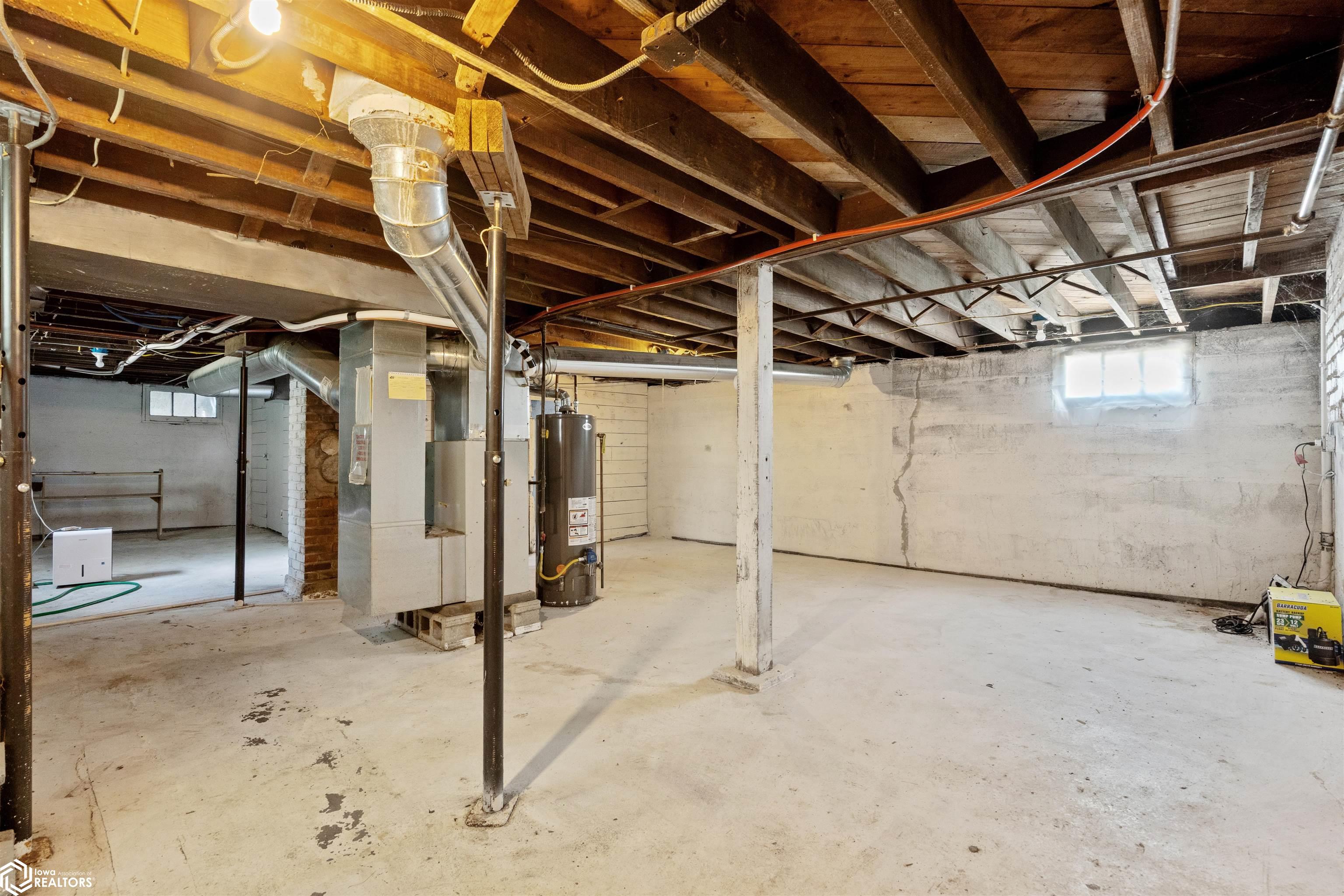 2020 Dill Street, Burlington, Iowa image 26
