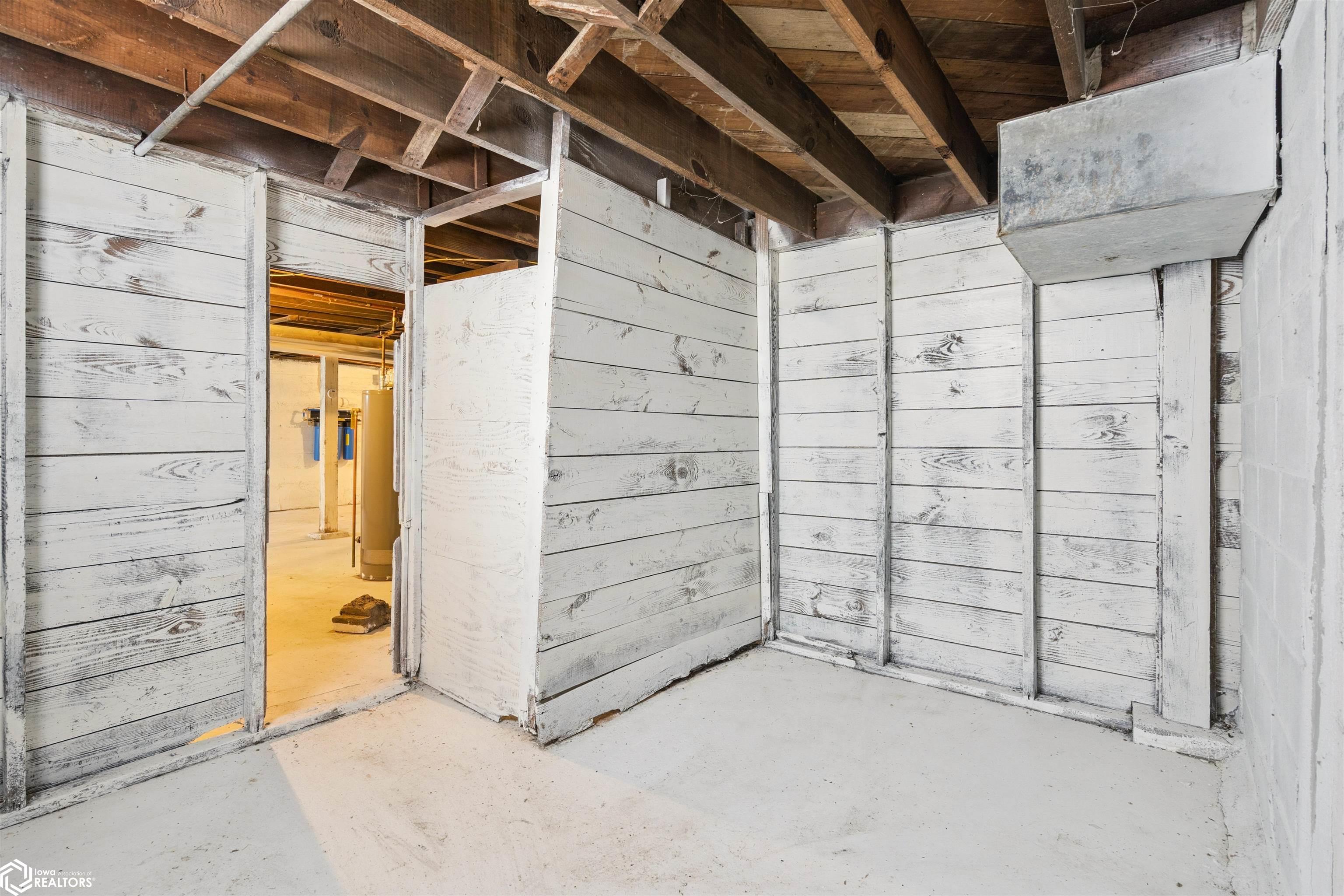 2020 Dill Street, Burlington, Iowa image 28