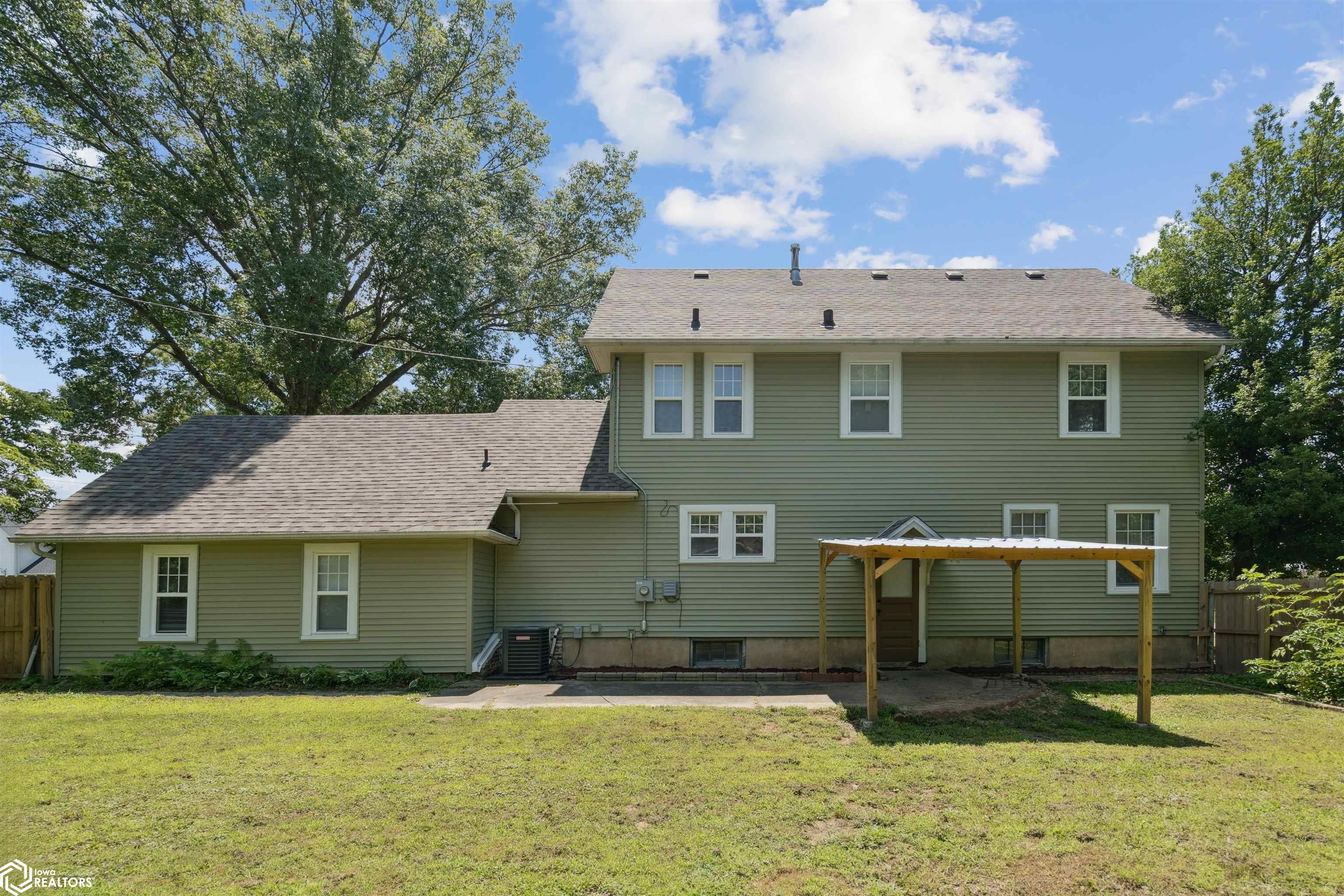 2020 Dill Street, Burlington, Iowa image 32