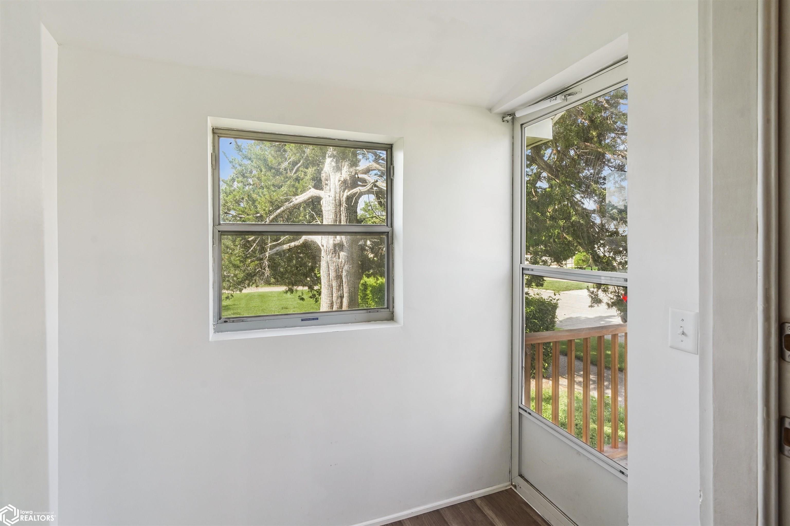 927 S 9th Ave, Marshalltown, Iowa image 3
