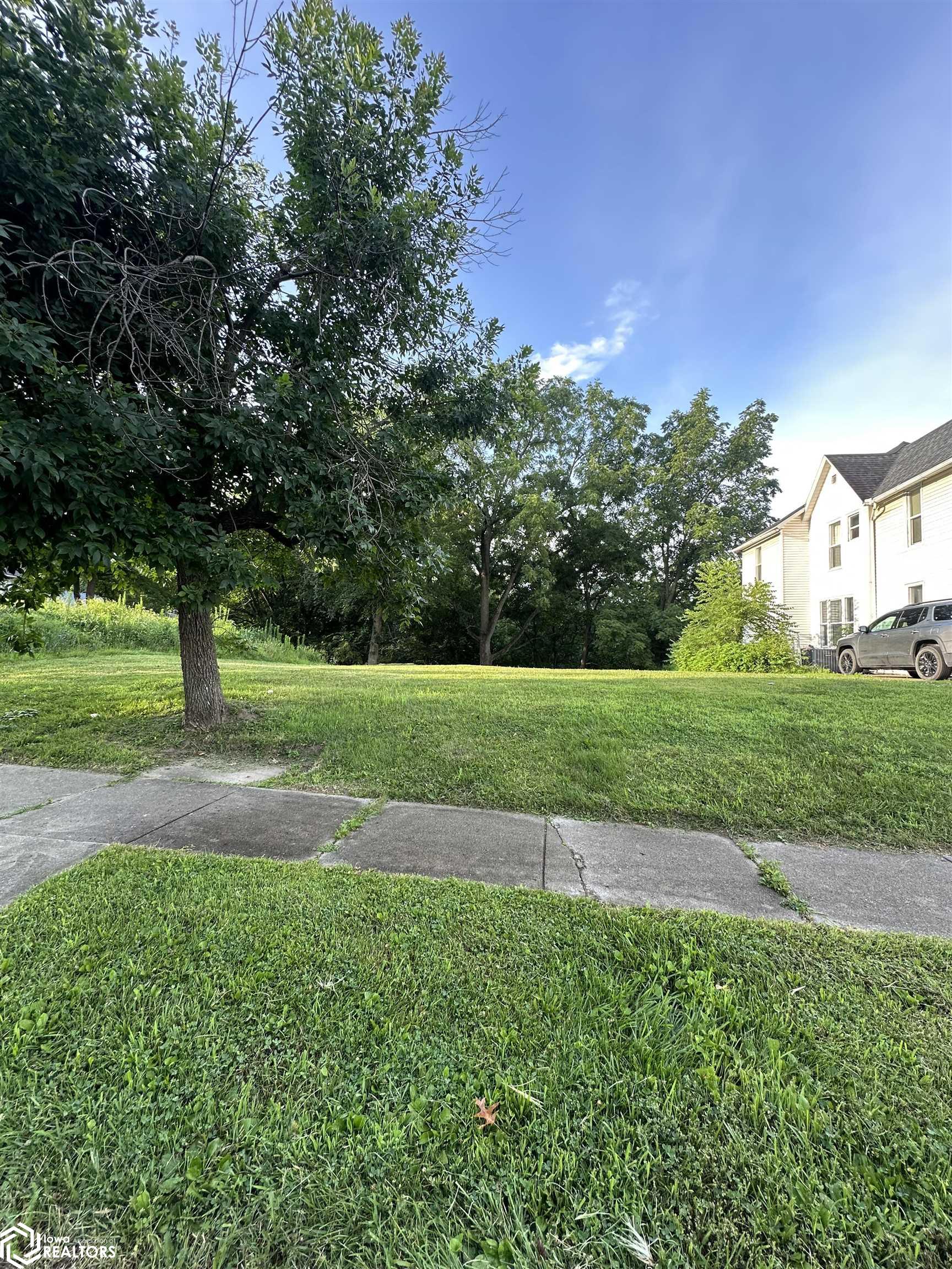 210 W Woodland Avenue, Ottumwa, Iowa image 1