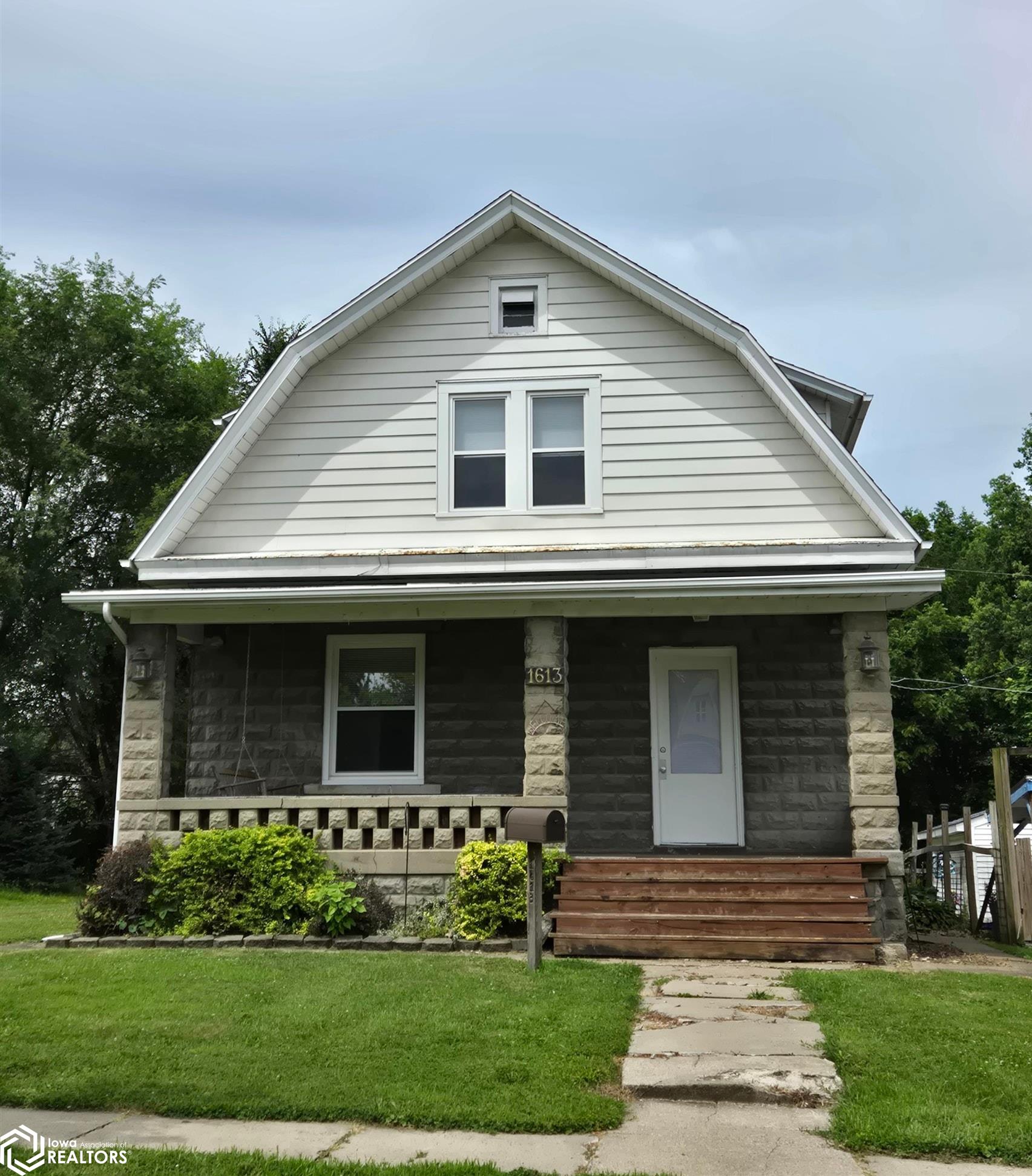 1613 Lincoln Street, Burlington, Iowa image 1