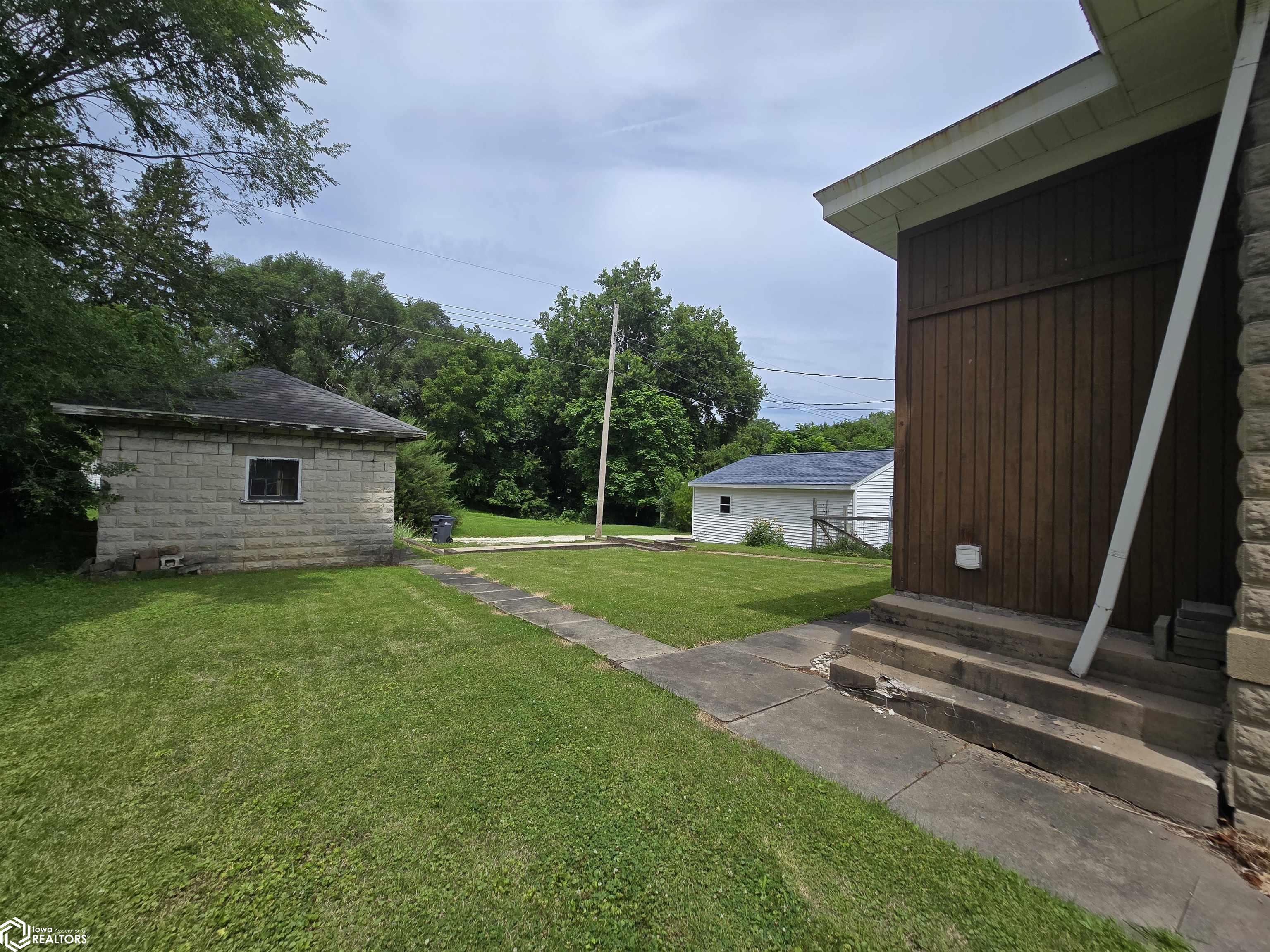 1613 Lincoln Street, Burlington, Iowa image 4