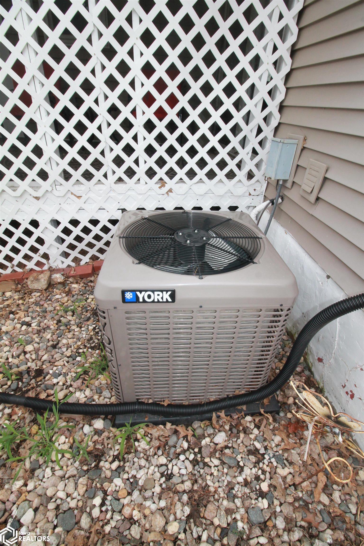 521 N 12th Street, Clarinda, Iowa image 32