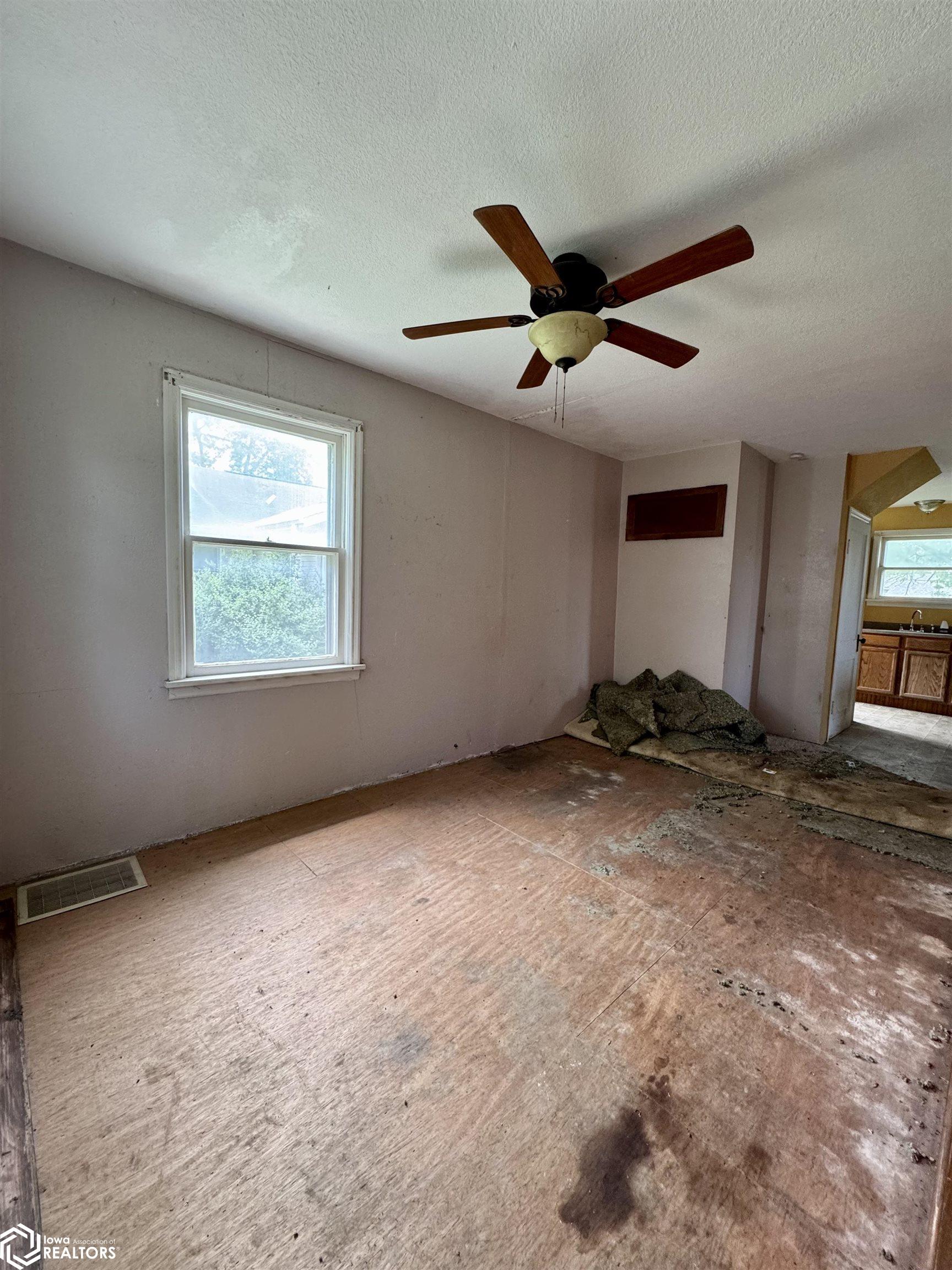 808 Park Street, Donnellson, Iowa image 2
