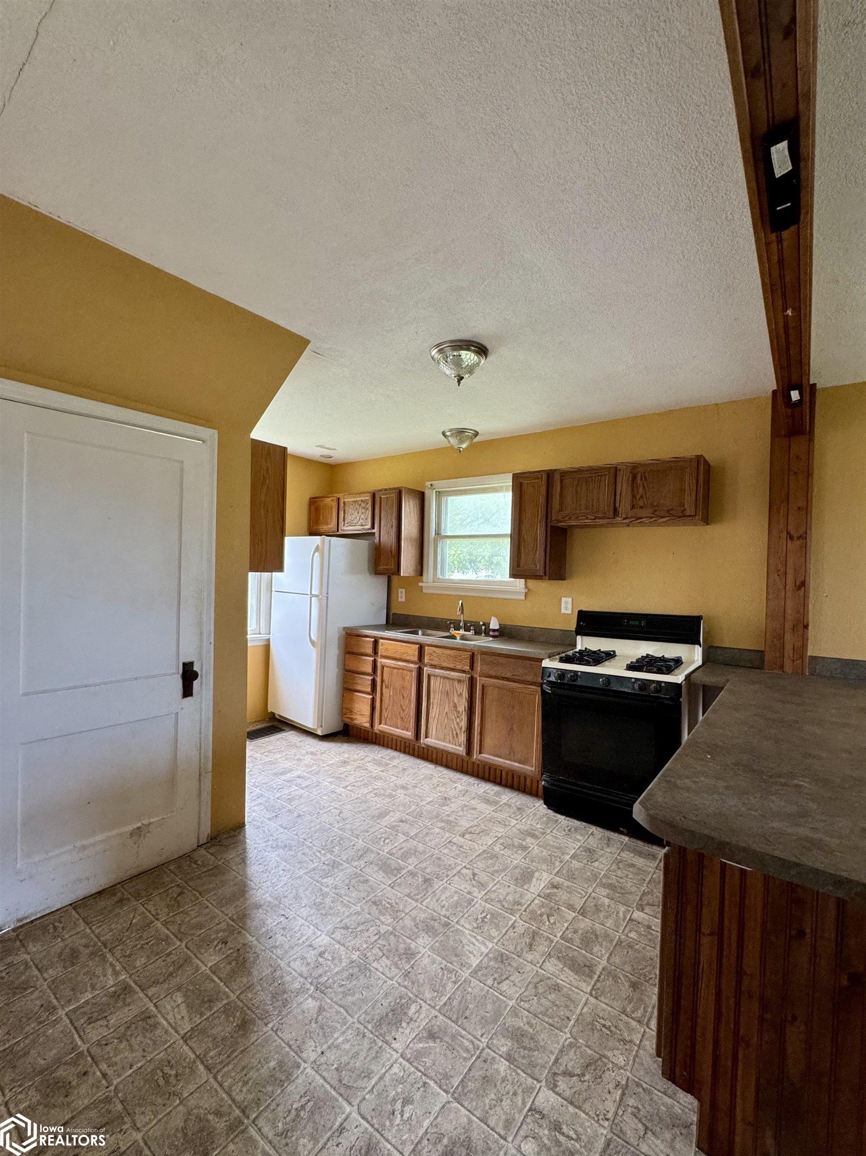 808 Park Street, Donnellson, Iowa image 3