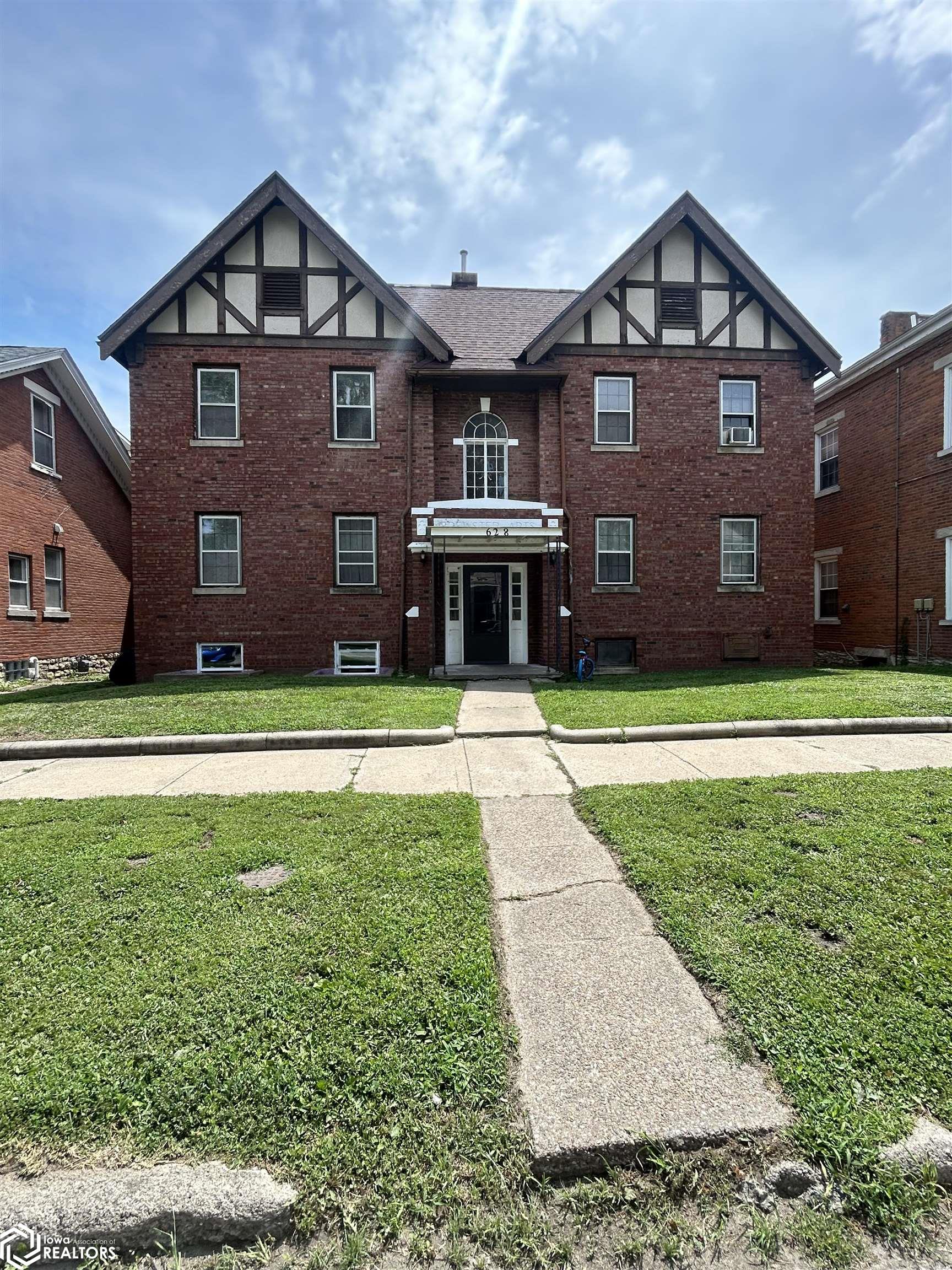 628 Avenue F, Fort Madison, Iowa image 2