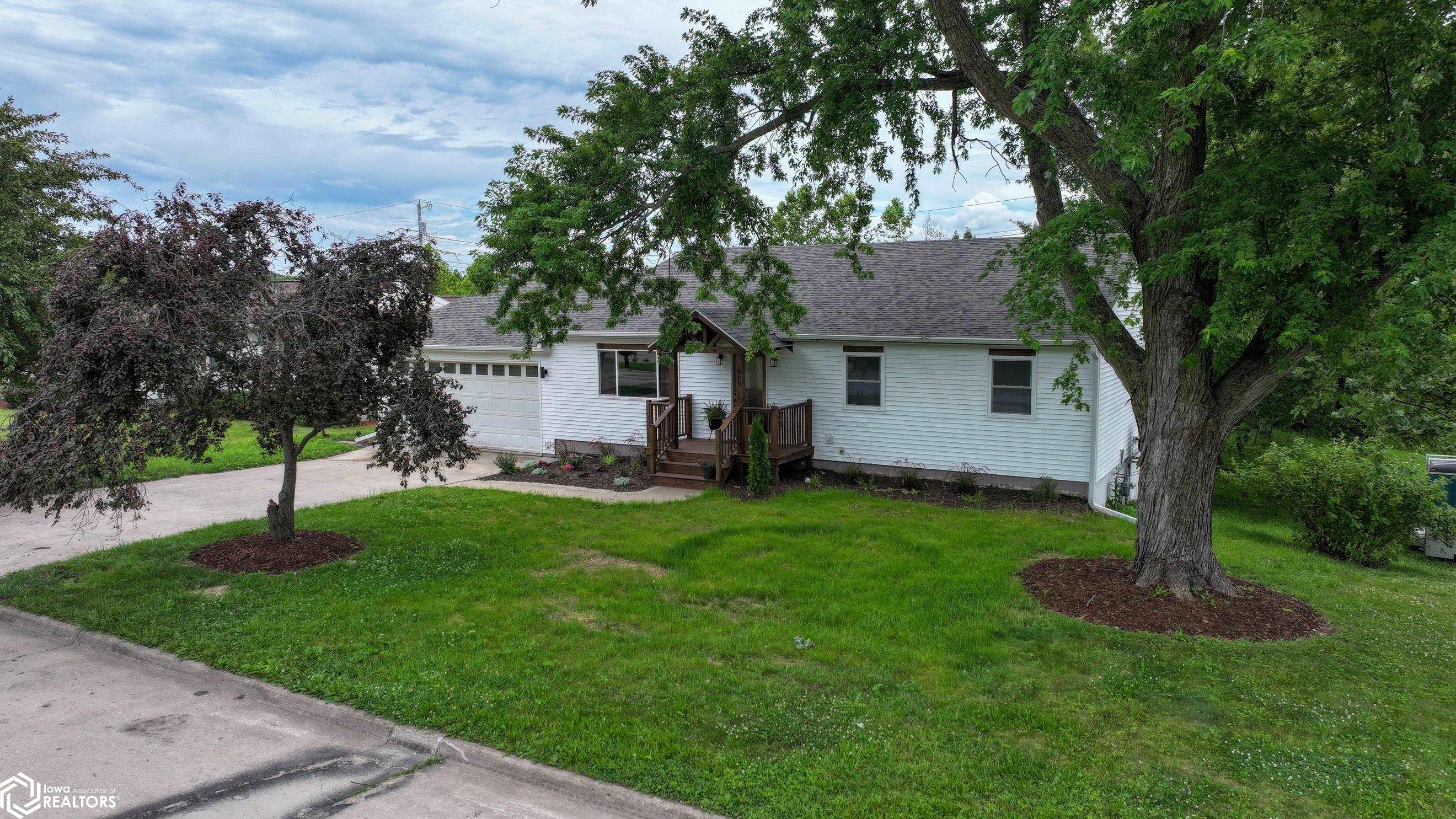 500 E Buchanan Avenue, Fairfield, Iowa image 1