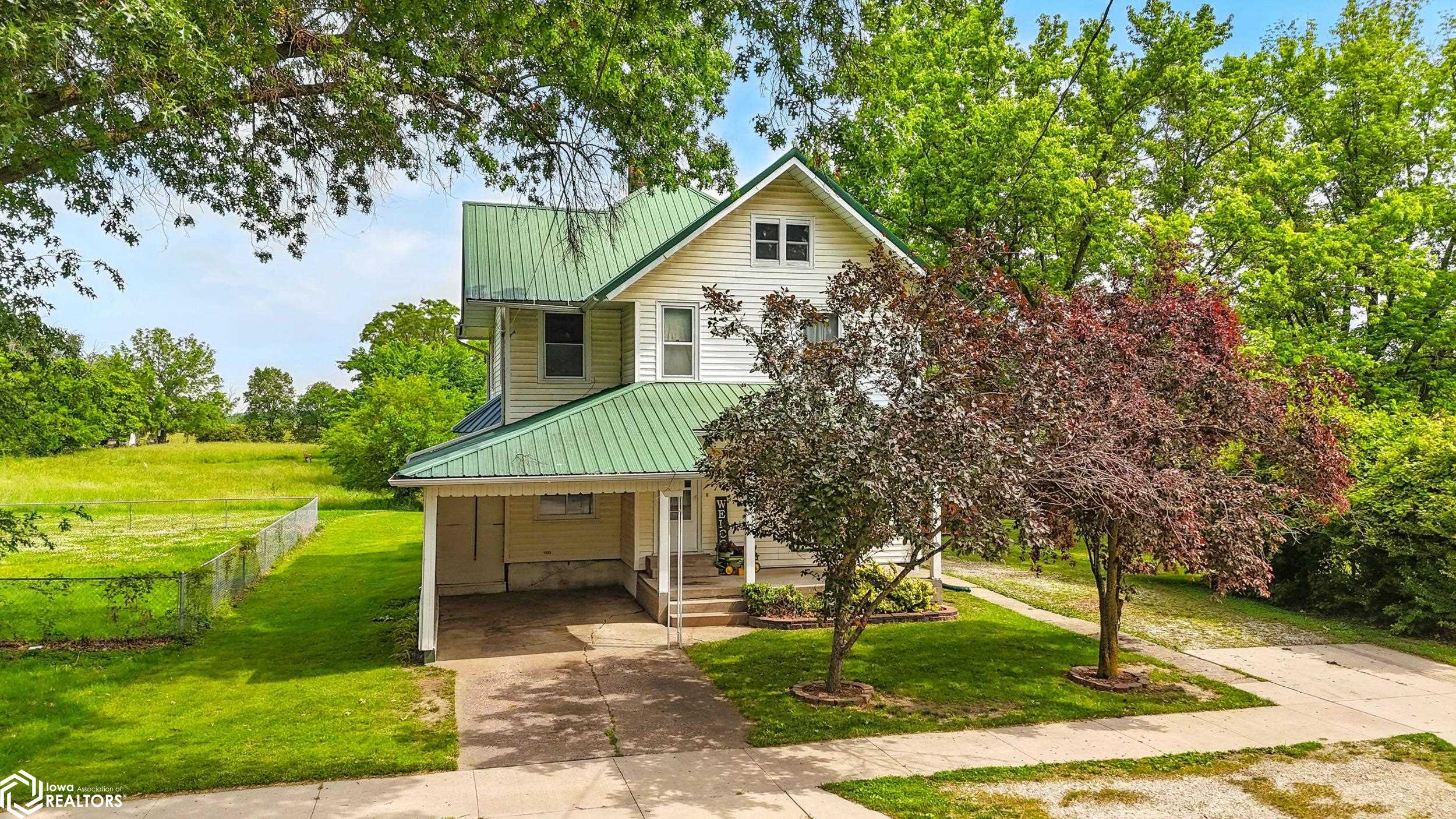301 W Fountain Street, Brighton, Iowa image 2