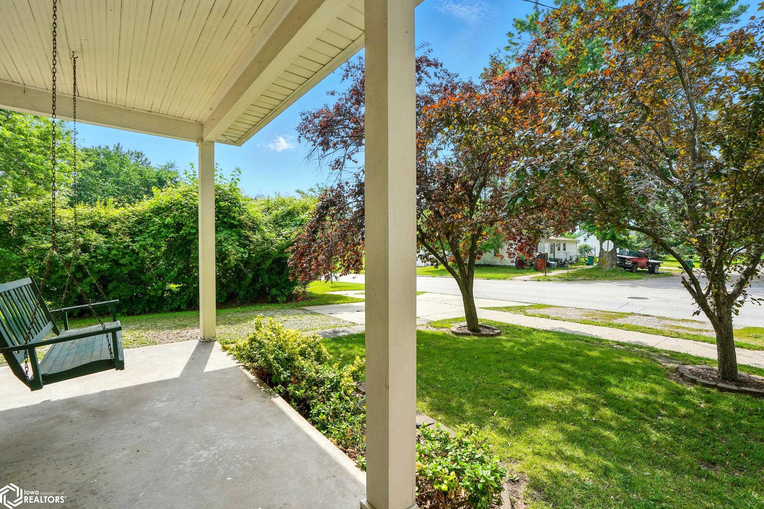 301 W Fountain Street, Brighton, Iowa image 3