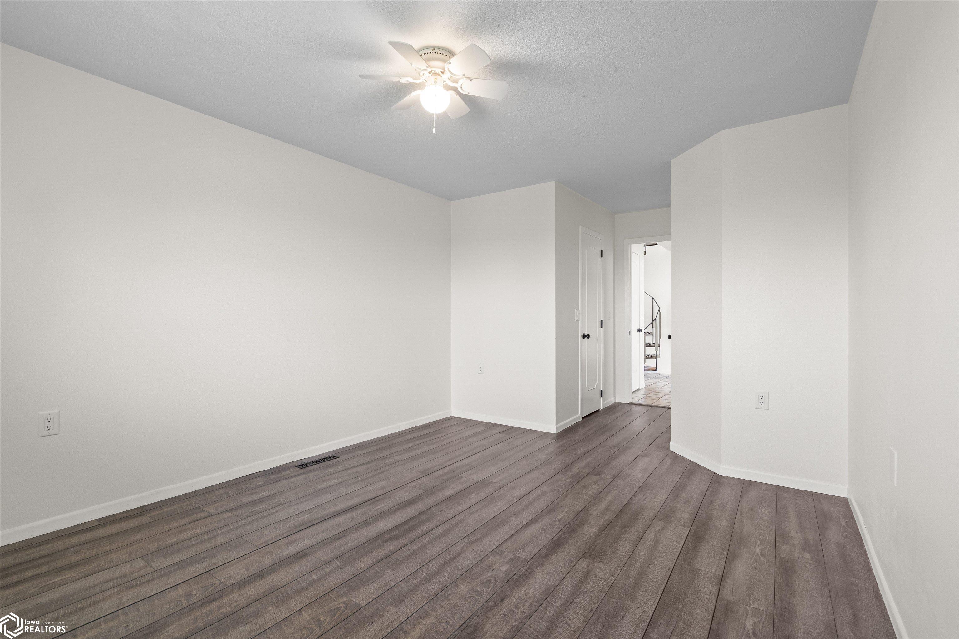 2411 160th Street, Mount Union, Iowa image 15