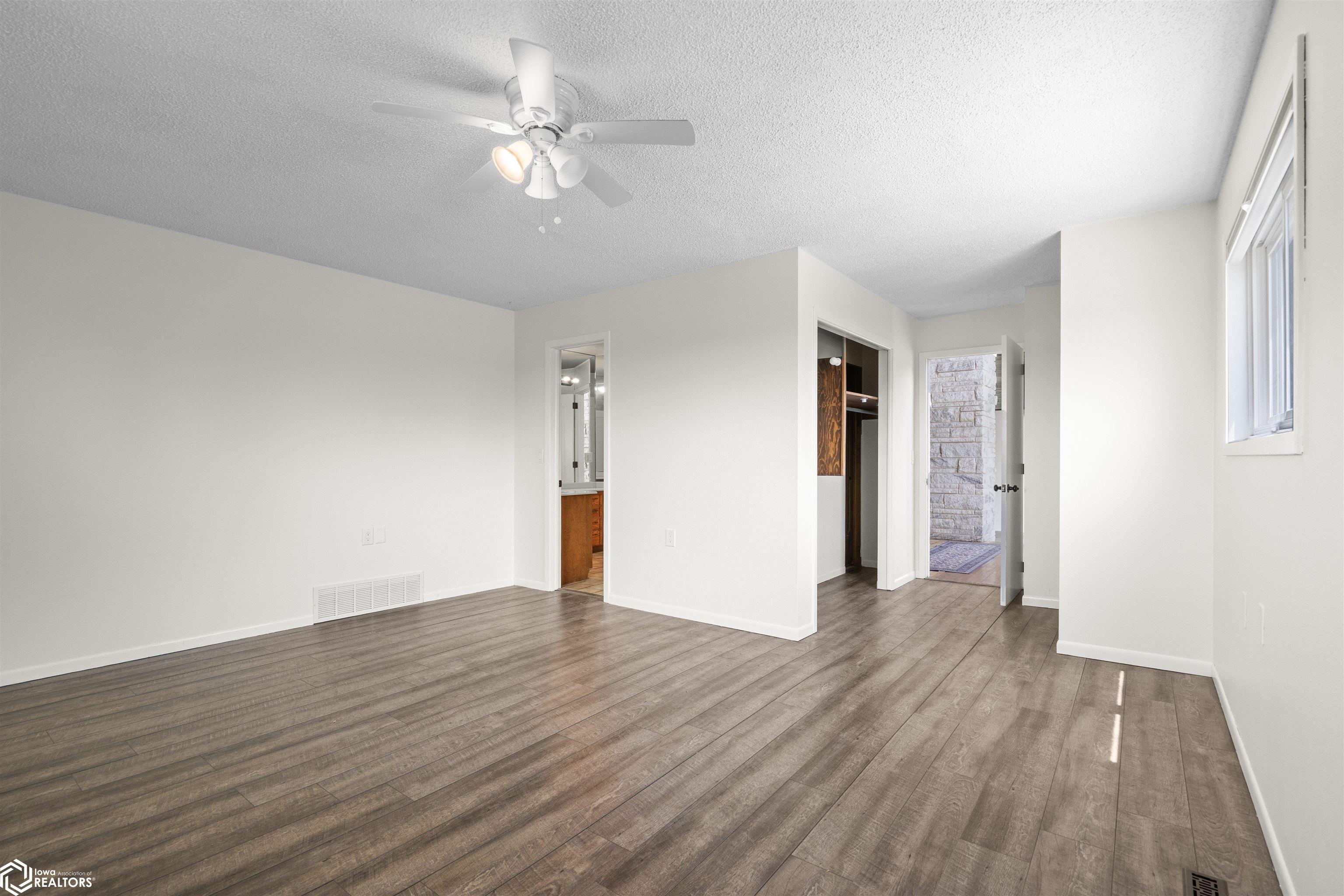 2411 160th Street, Mount Union, Iowa image 9