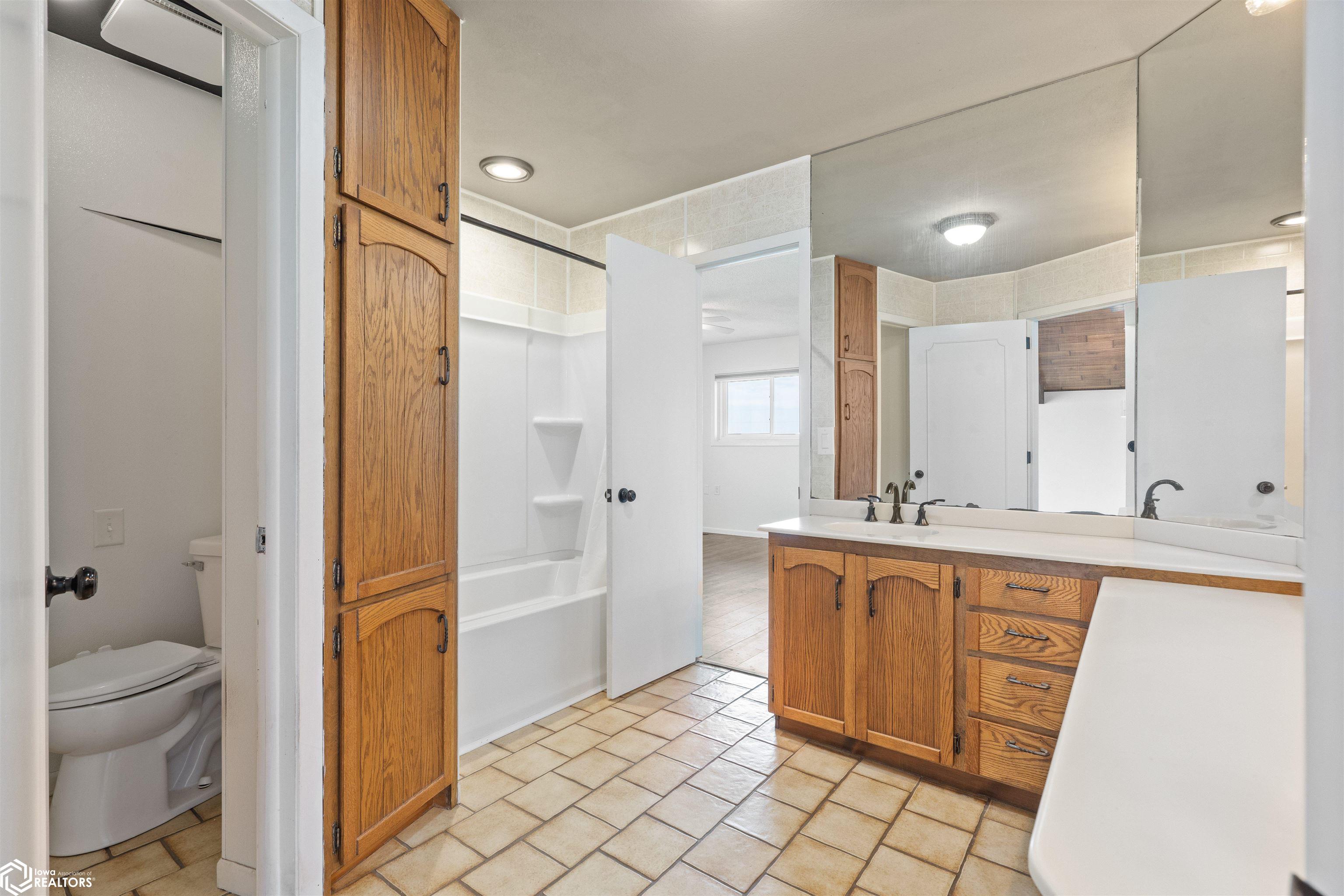 2411 160th Street, Mount Union, Iowa image 10