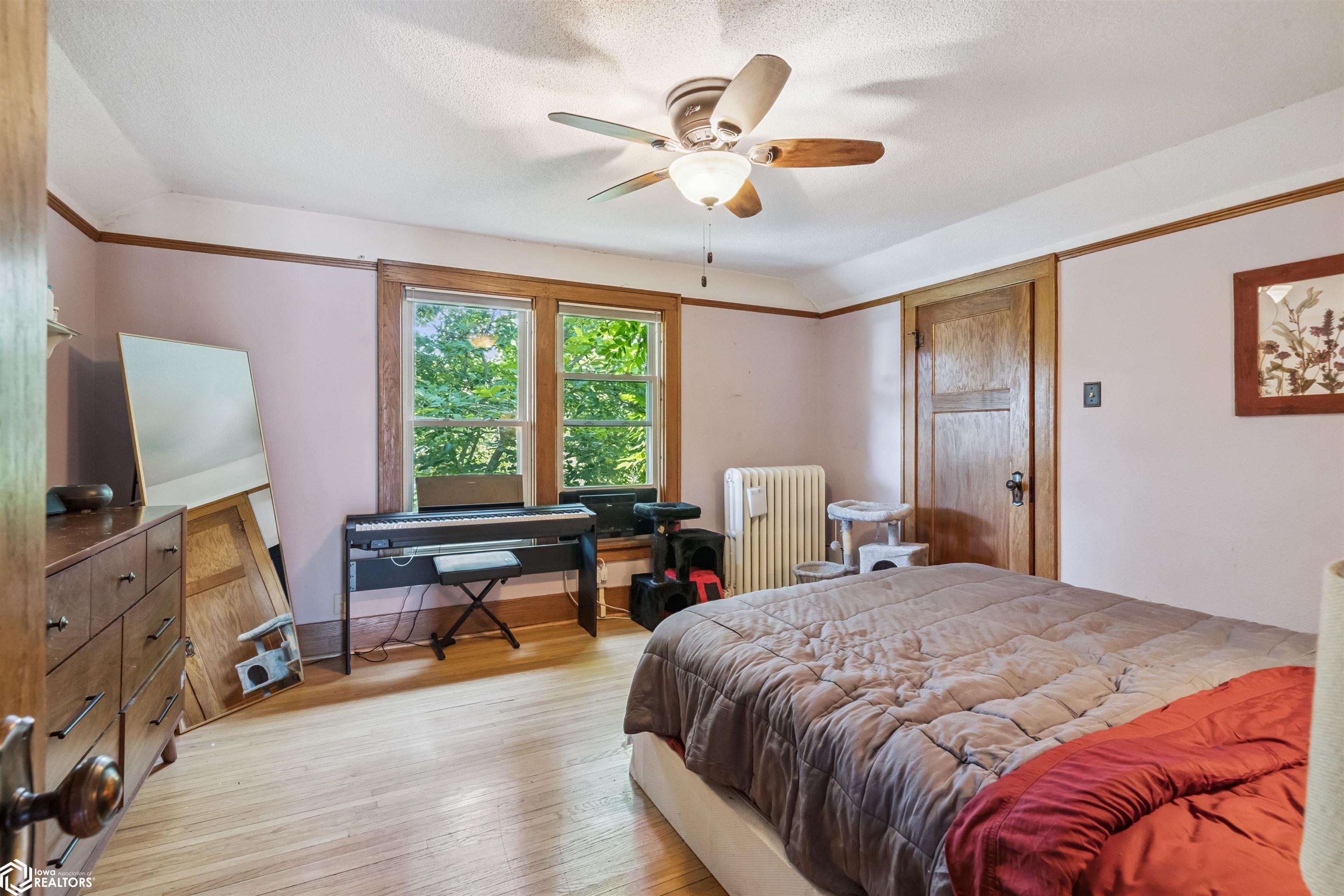 909 Elm Street, Grinnell, Iowa image 15