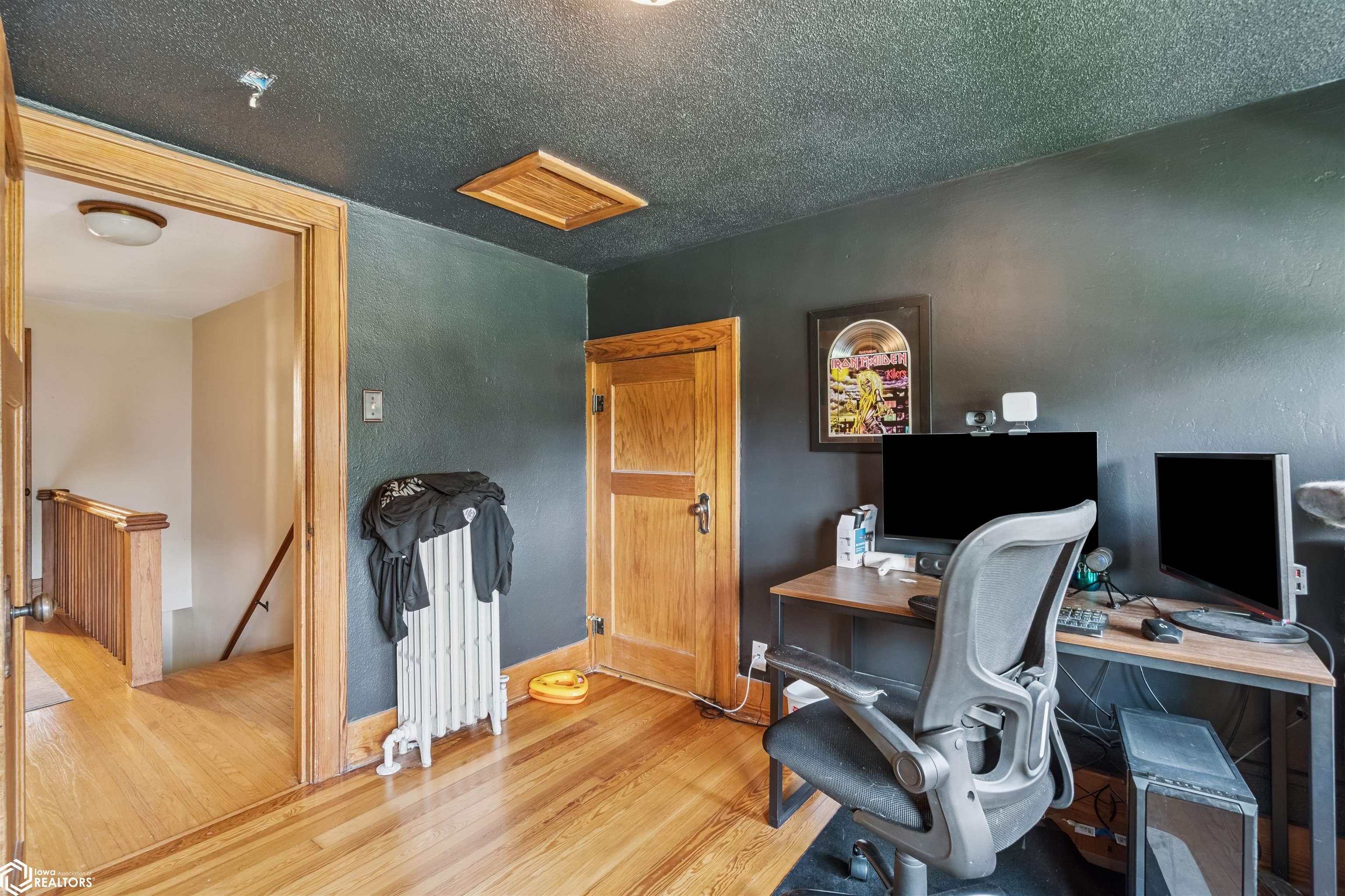 909 Elm Street, Grinnell, Iowa image 18