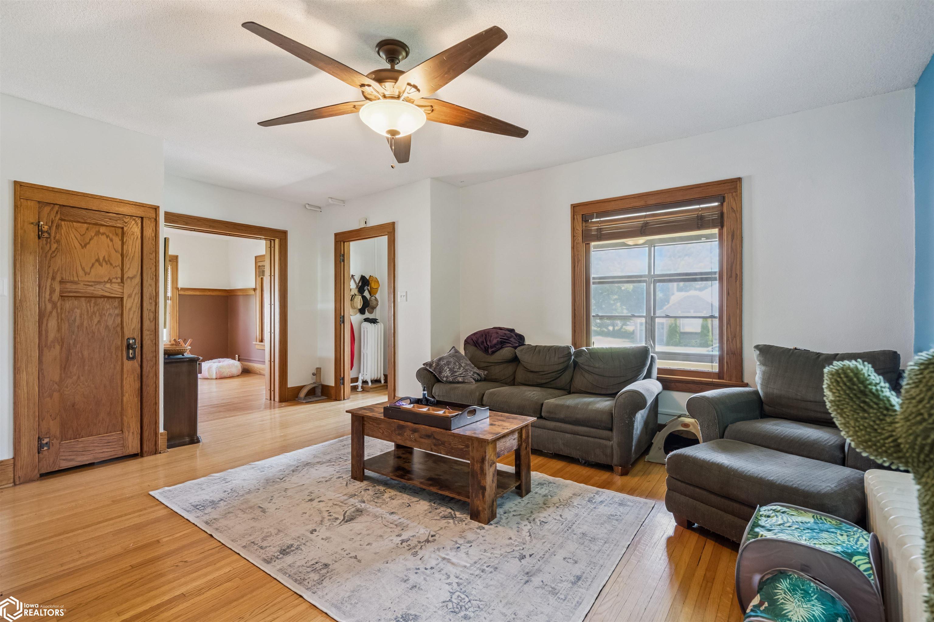 909 Elm Street, Grinnell, Iowa image 6