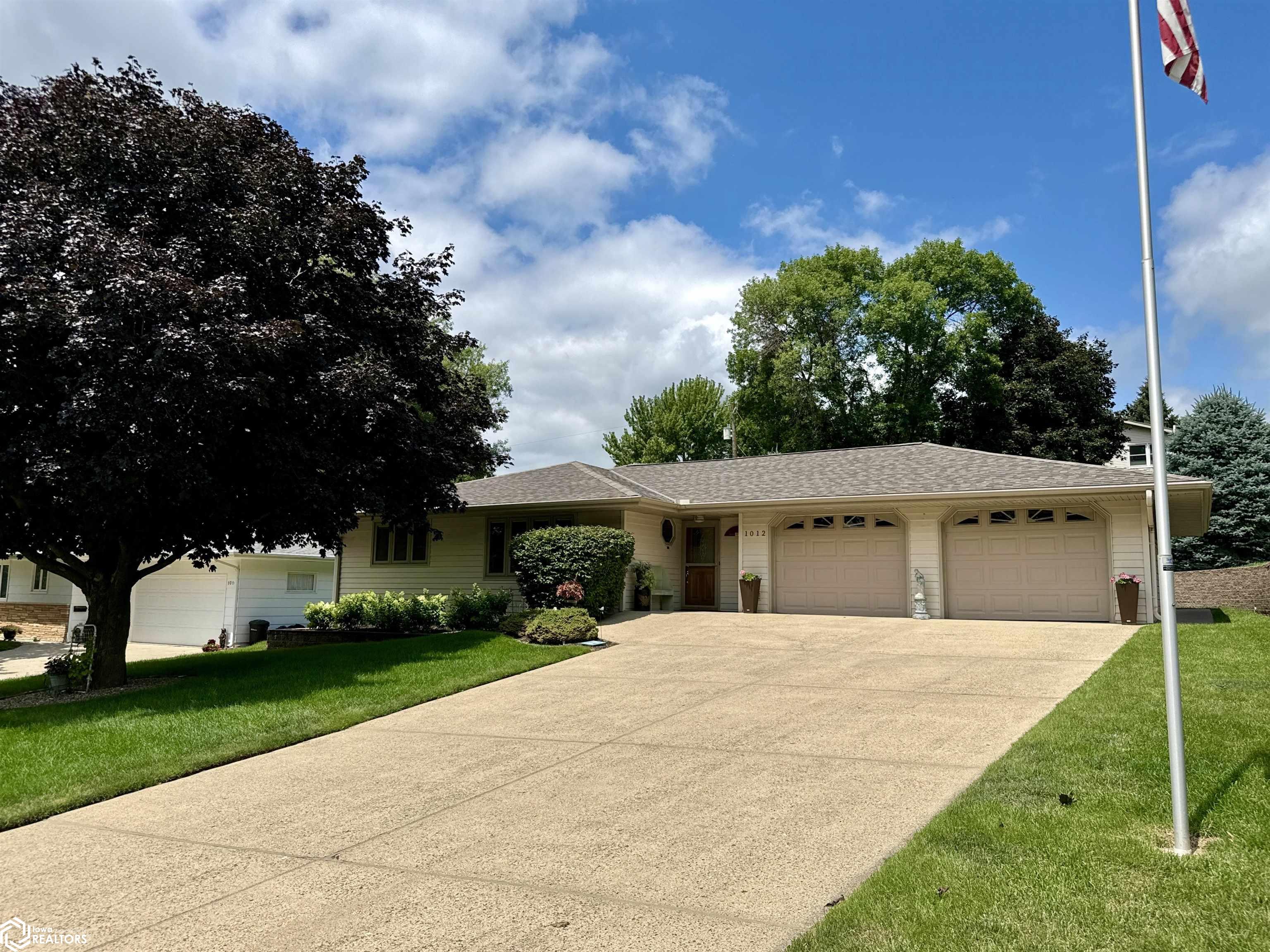 1012 N Division Street, Audubon, Iowa image 2