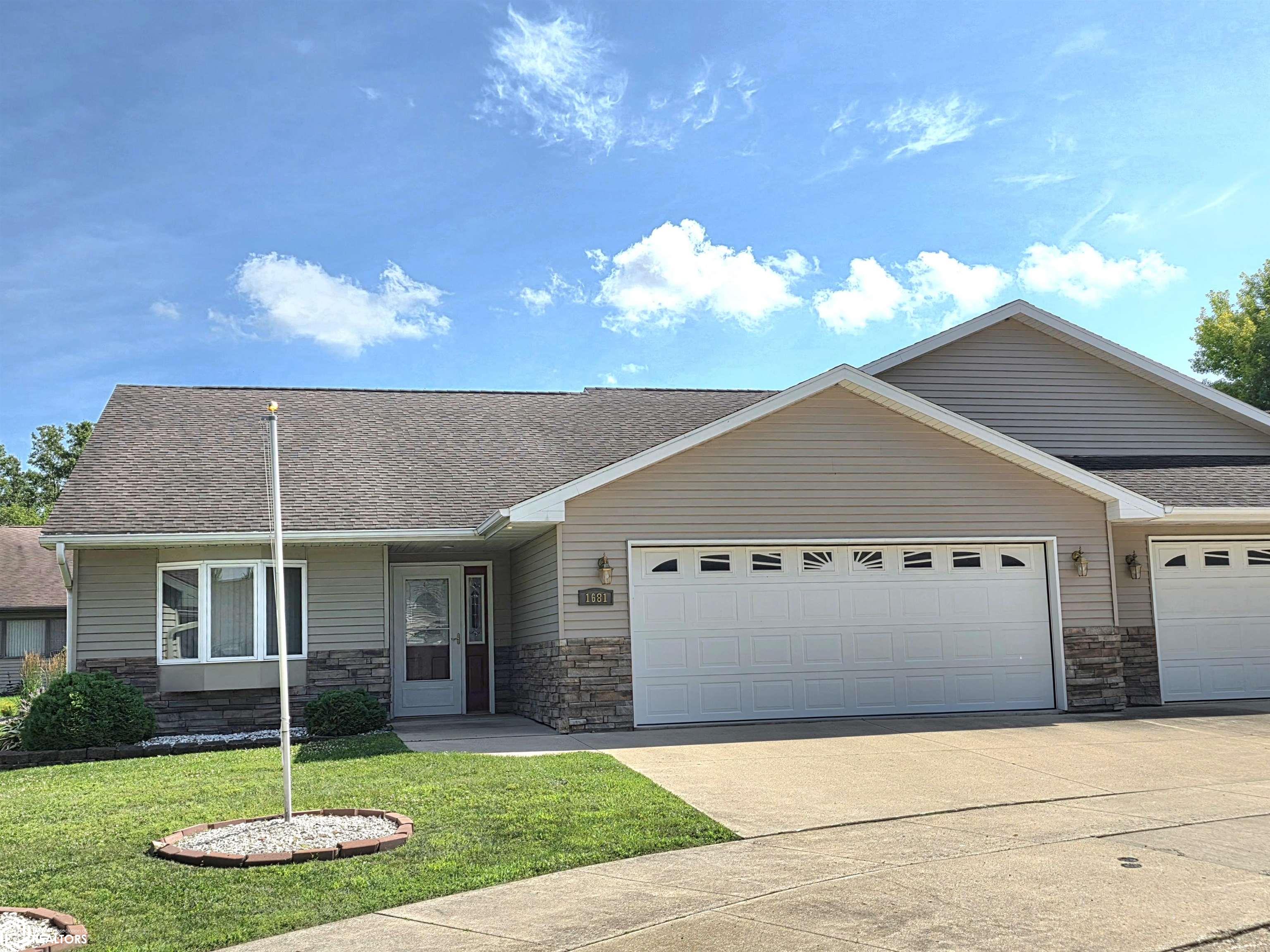 1681 9th Street, Mason City, Iowa image 1