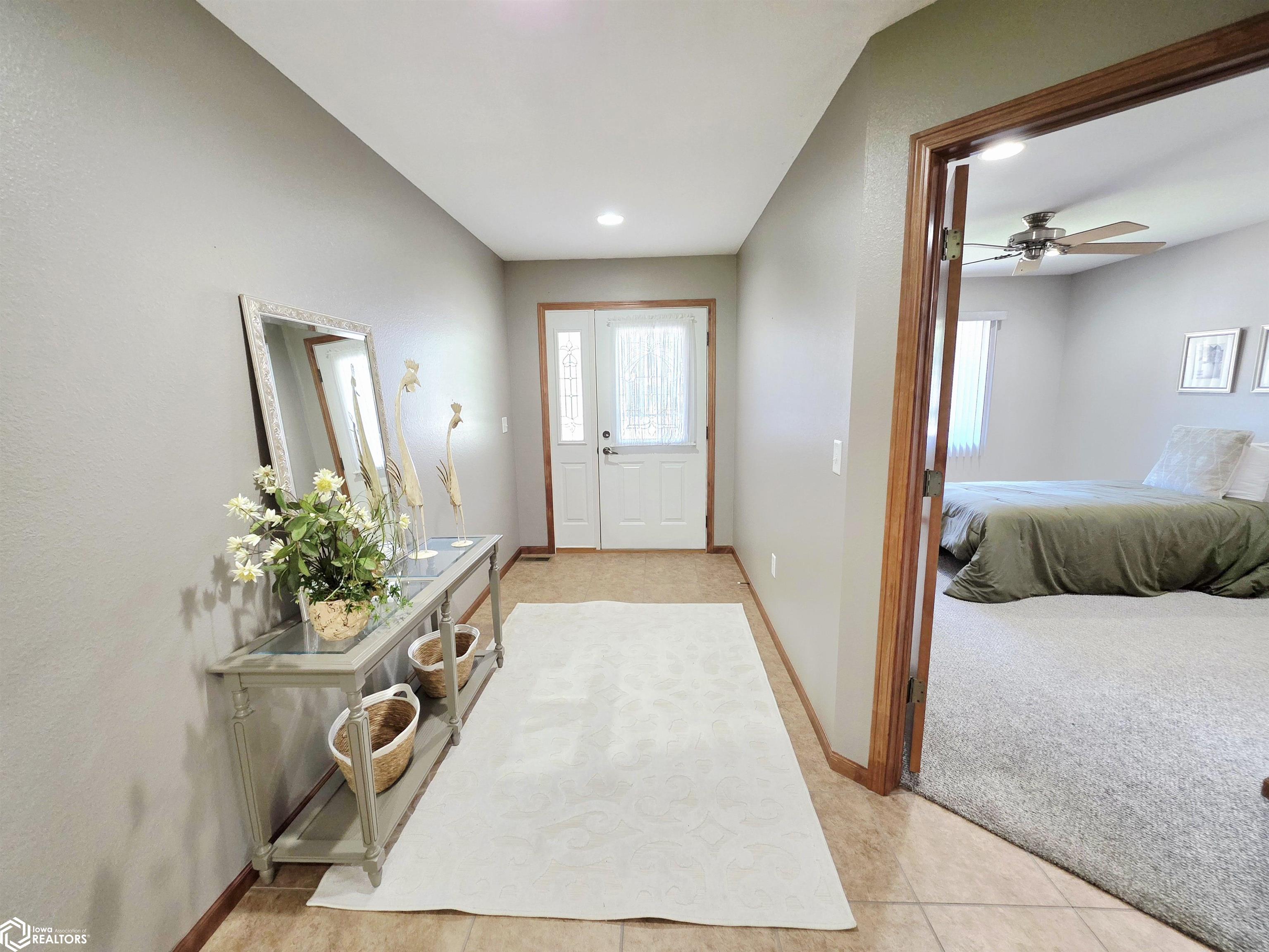 1681 9th Street, Mason City, Iowa image 3