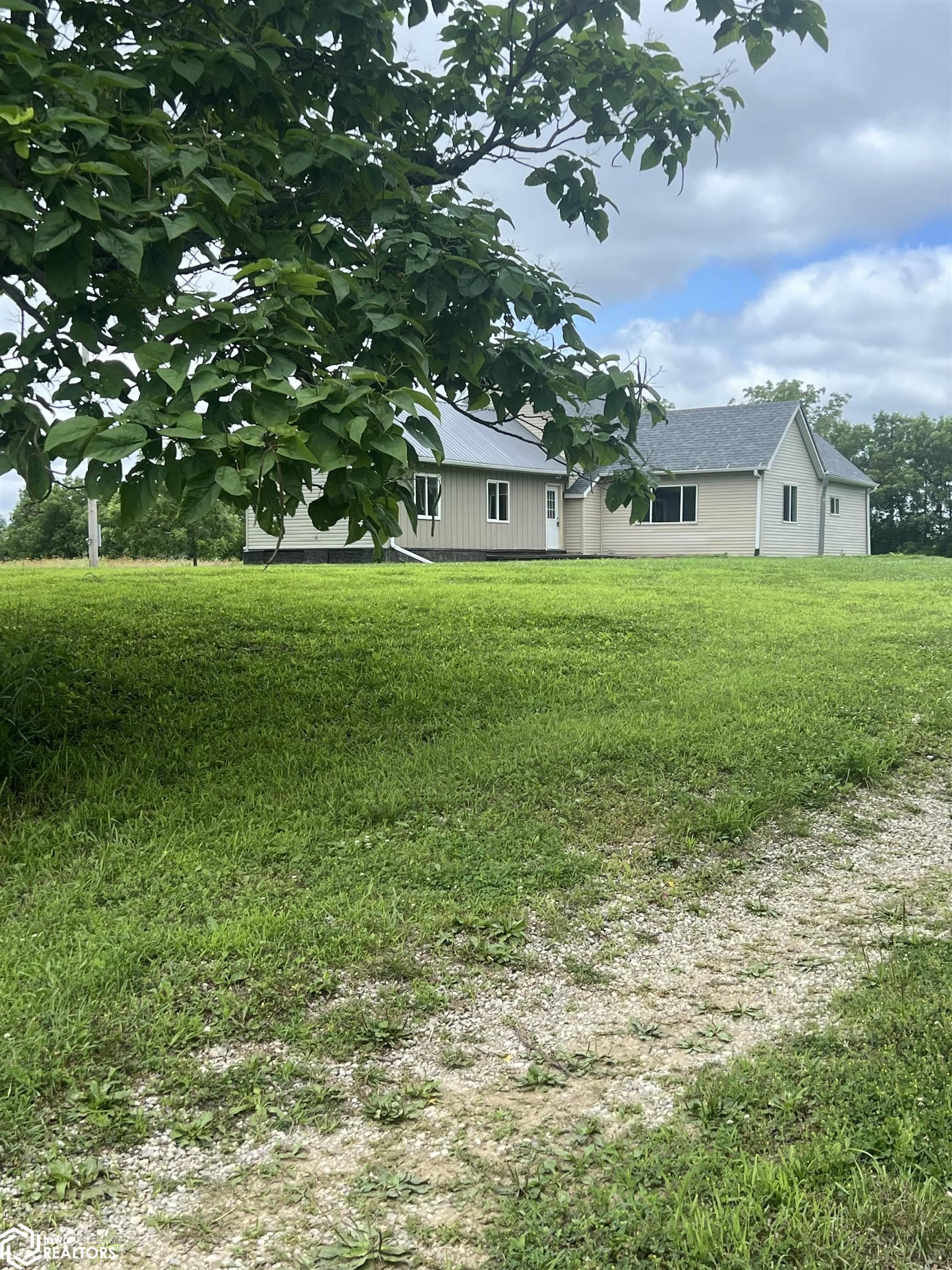 4476 32nd Street, Grinnell, Iowa image 2