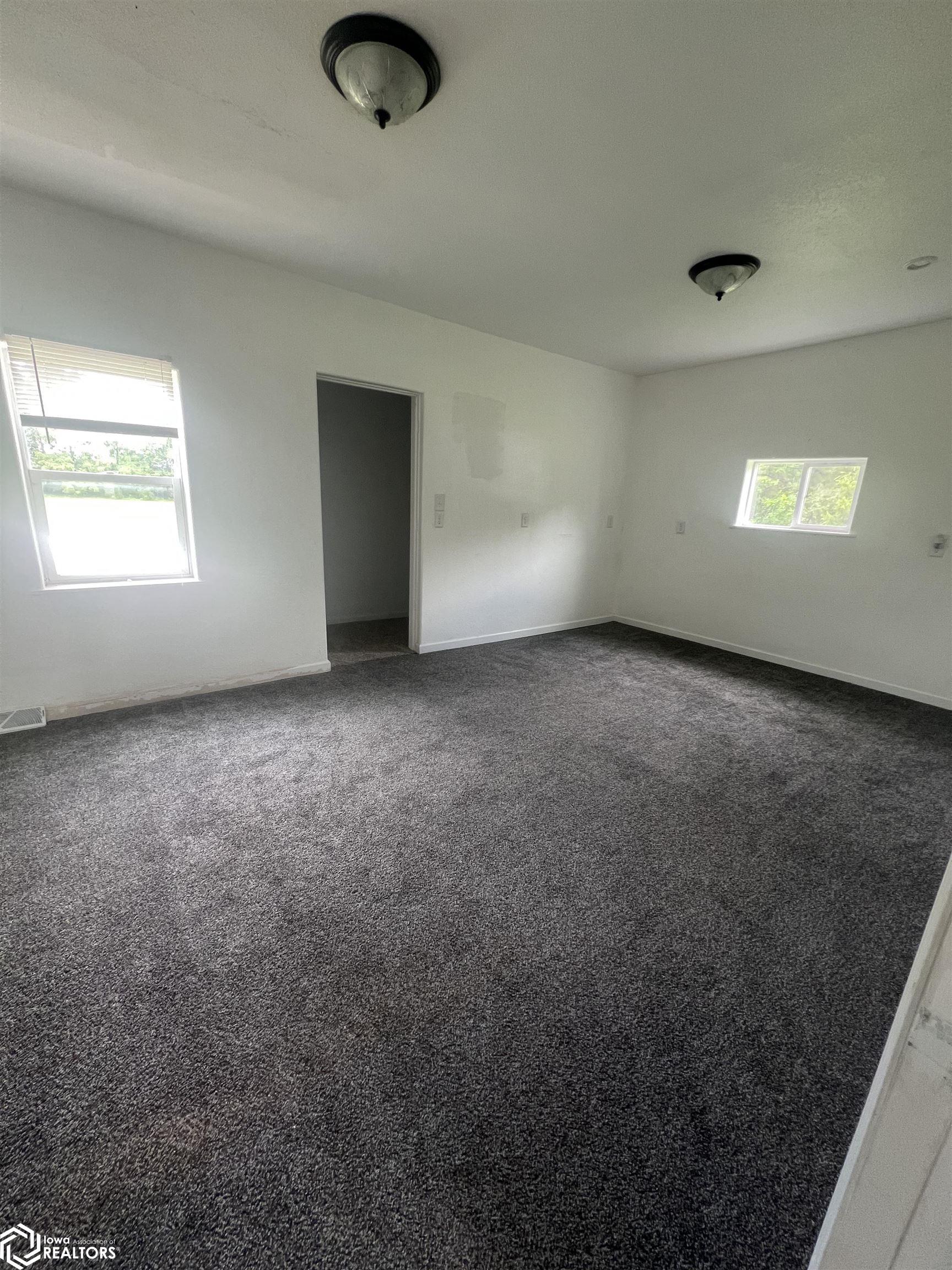 4476 32nd Street, Grinnell, Iowa image 12