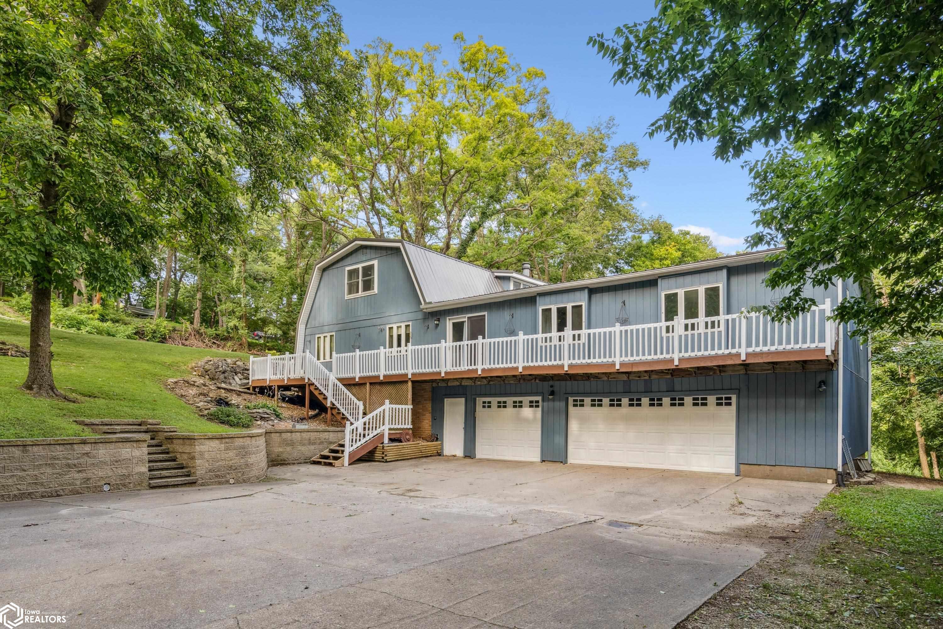 10552 Rolling Hills Drive, Burlington, Iowa image 2