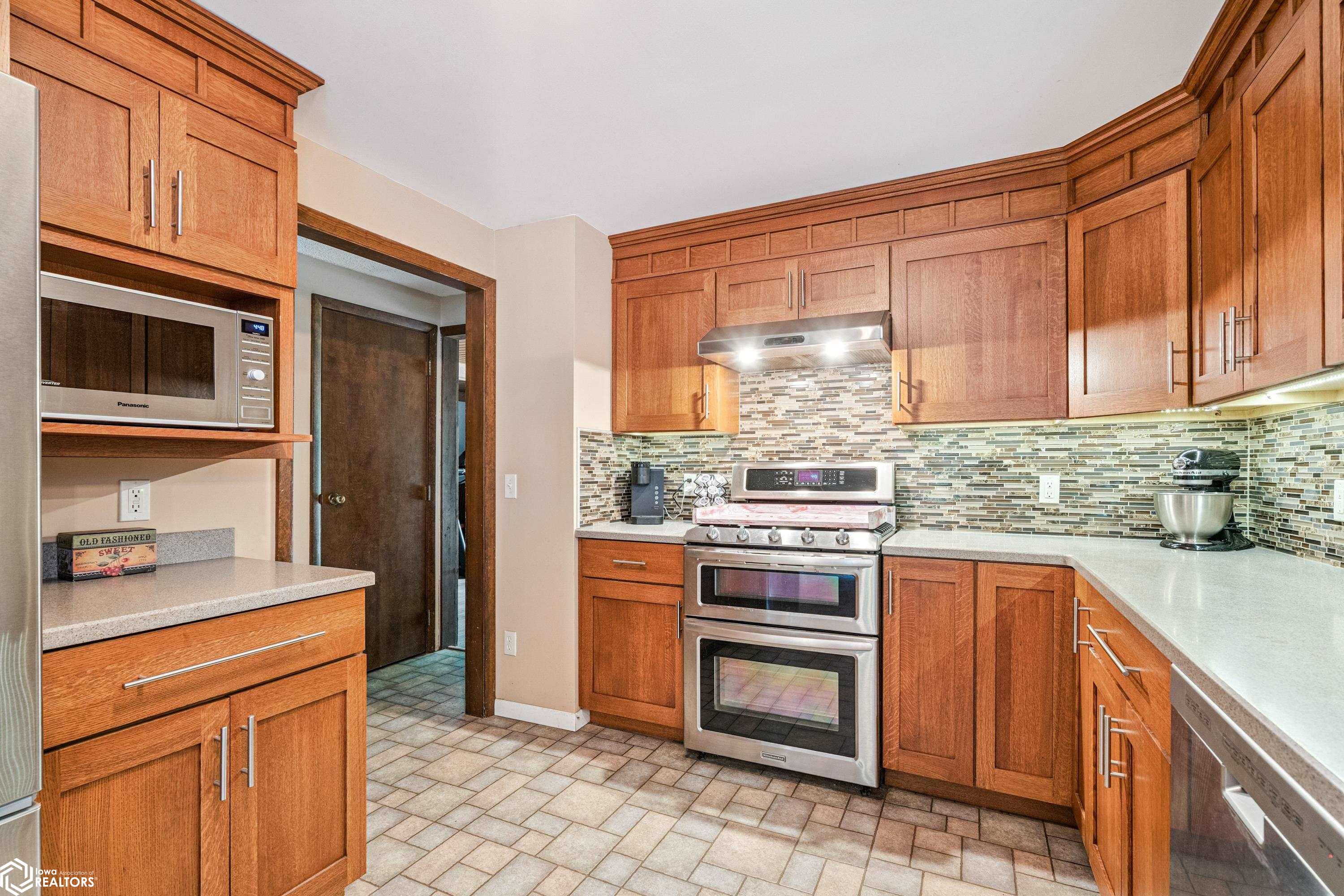 10552 Rolling Hills Drive, Burlington, Iowa image 15