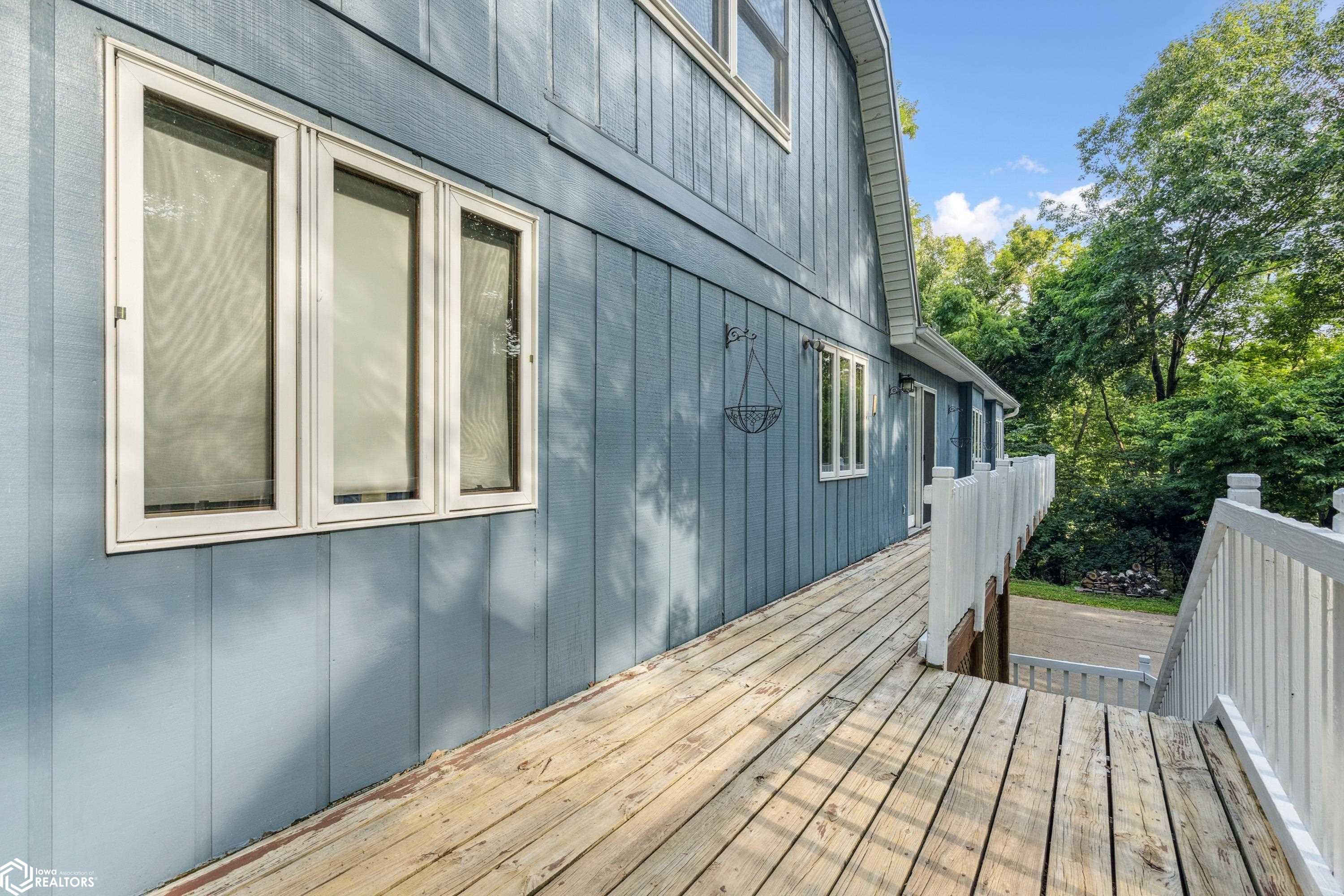 10552 Rolling Hills Drive, Burlington, Iowa image 3