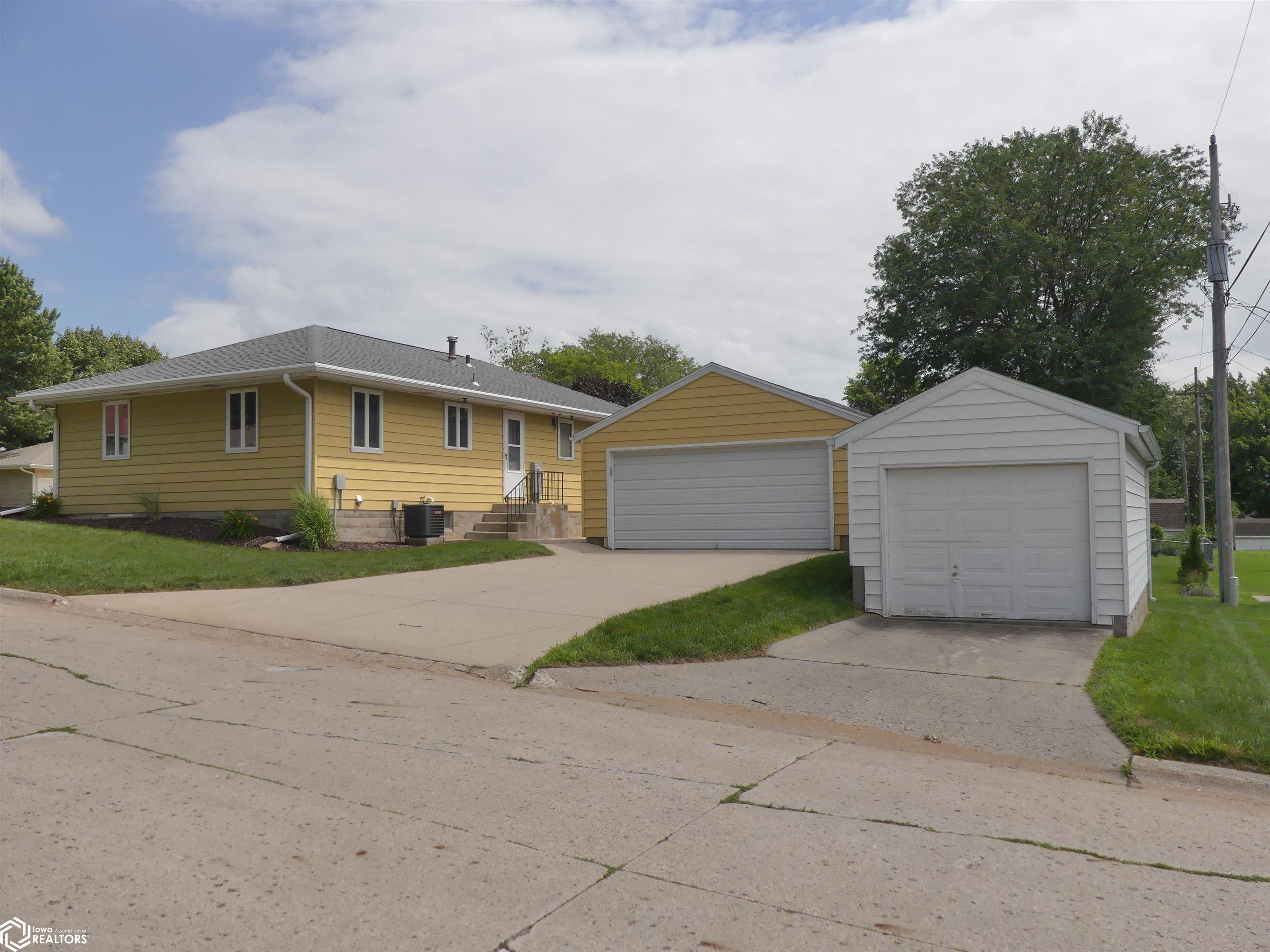502 S Walnut Street, Carroll, Iowa image 2