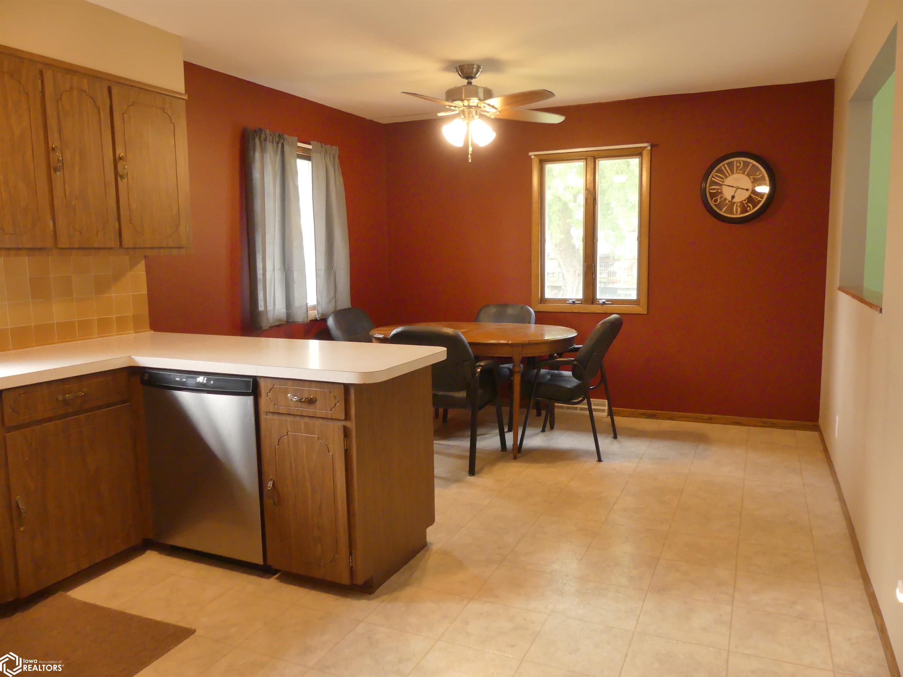502 S Walnut Street, Carroll, Iowa image 11