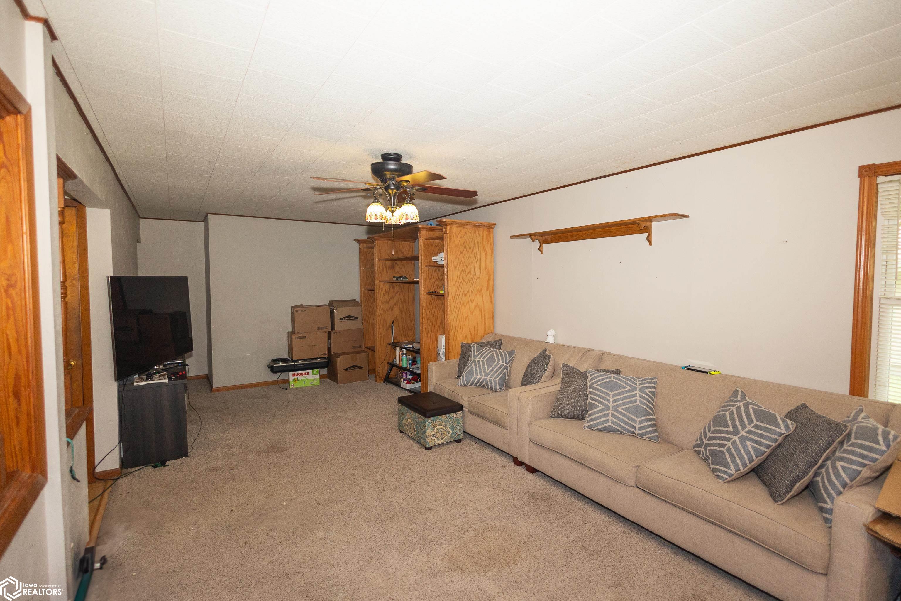 716 Ilion Avenue, Chariton, Iowa image 2