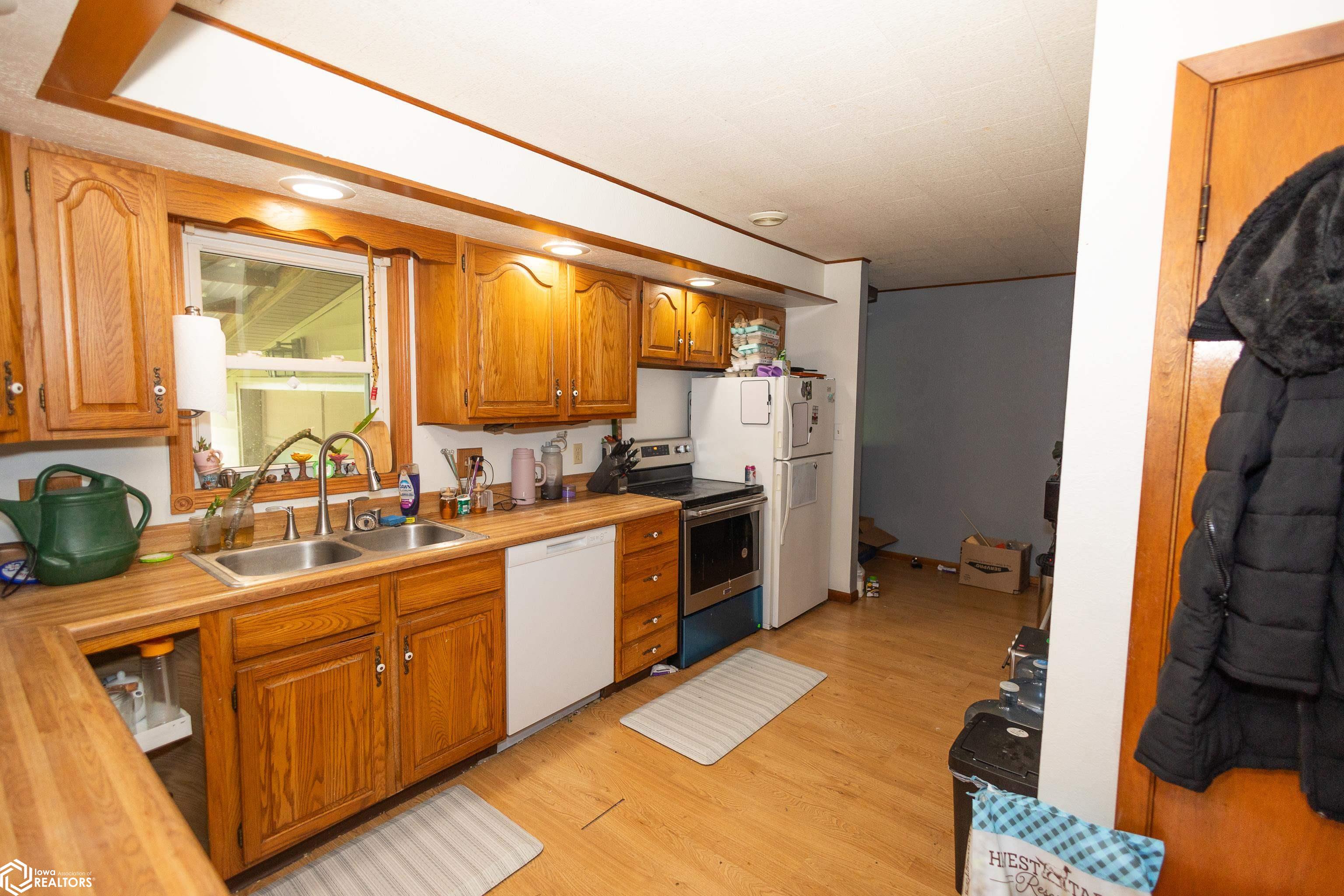 716 Ilion Avenue, Chariton, Iowa image 3