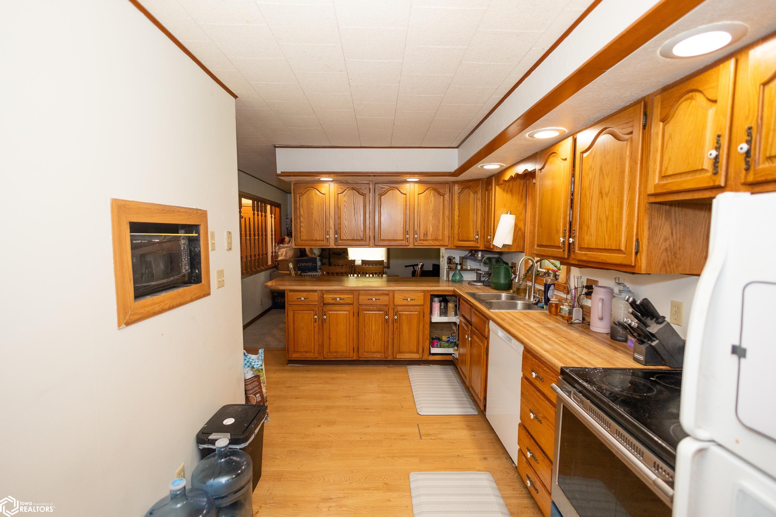 716 Ilion Avenue, Chariton, Iowa image 4