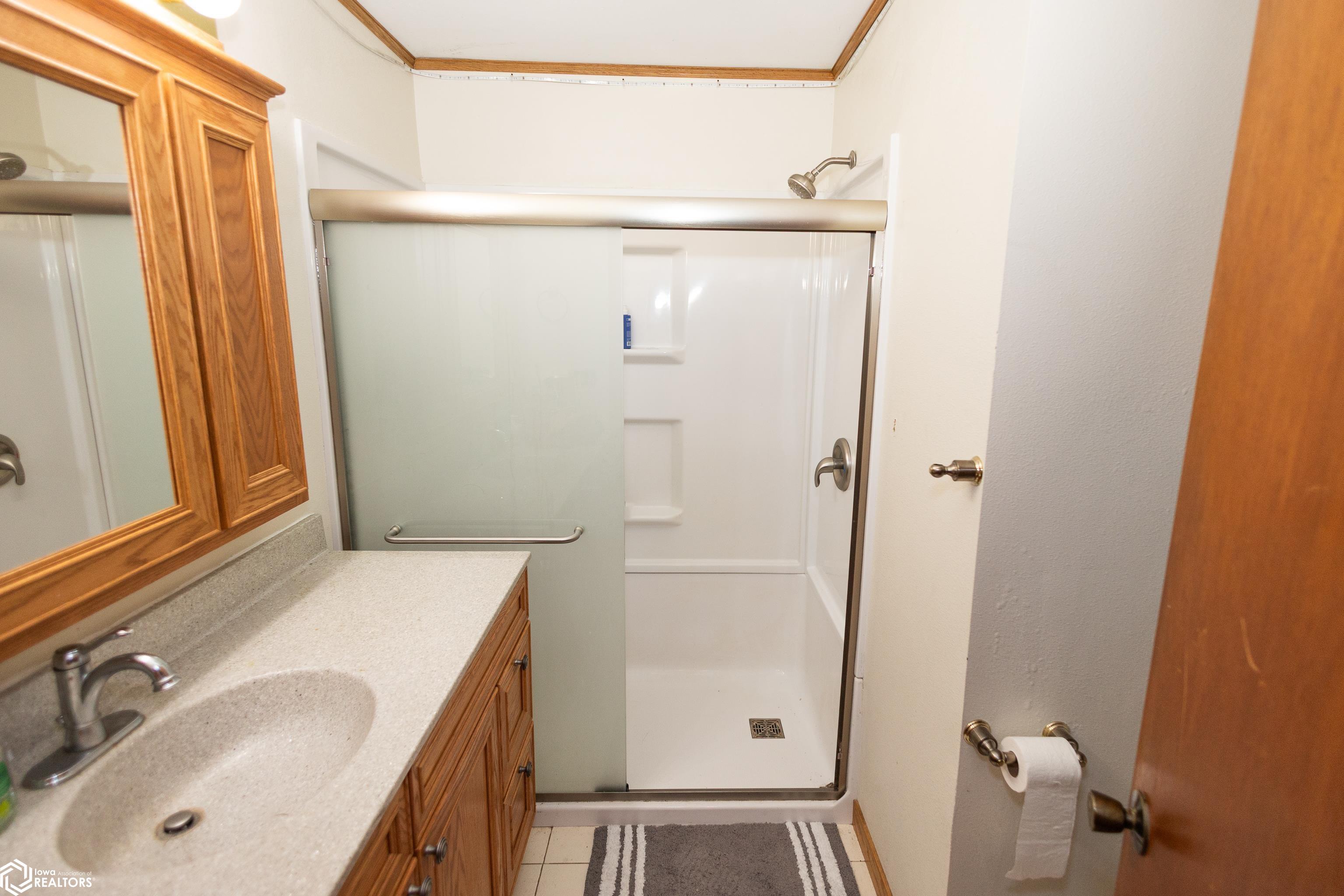 716 Ilion Avenue, Chariton, Iowa image 6
