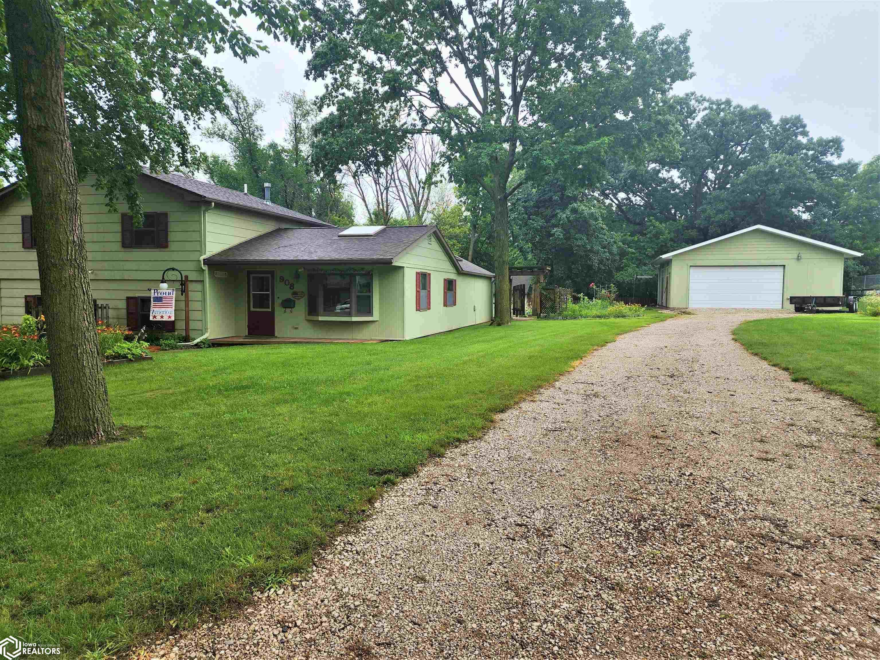 908 N Wooster Street, Algona, Iowa image 2