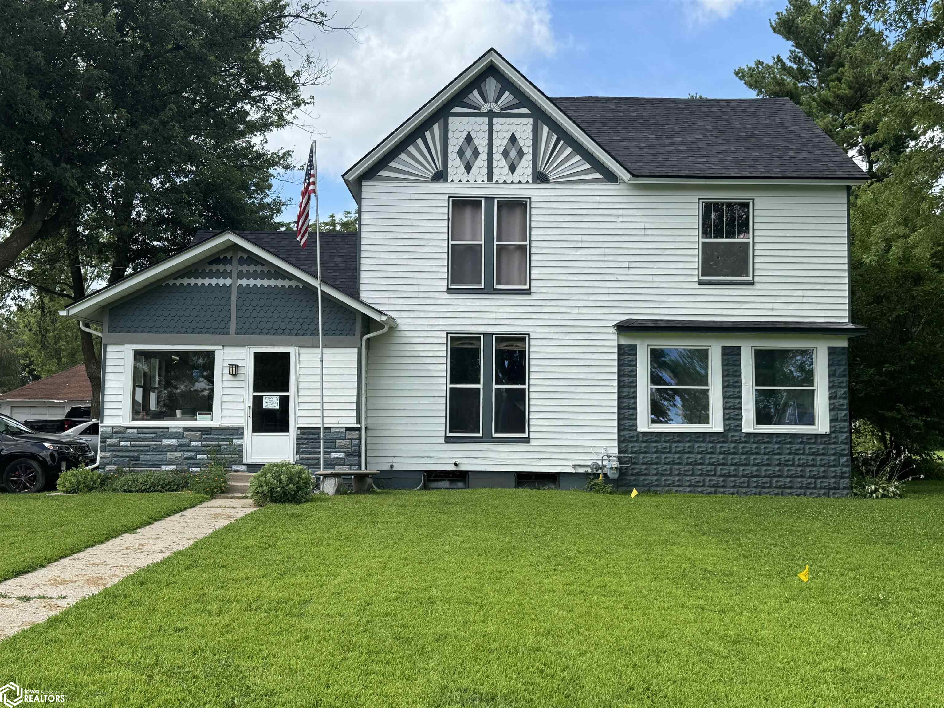 411 E Division Street, Orient, Iowa image 1
