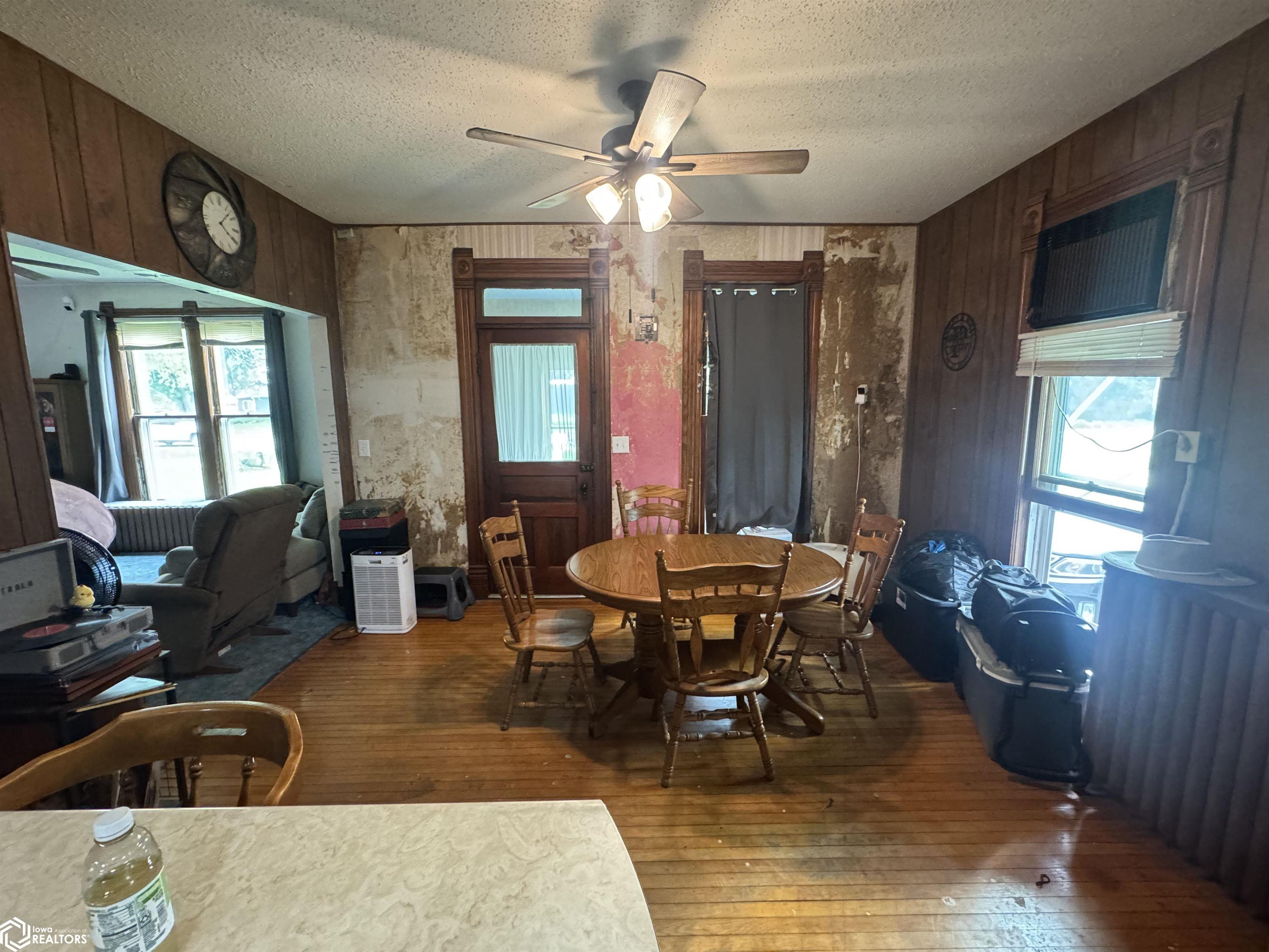 411 E Division Street, Orient, Iowa image 7