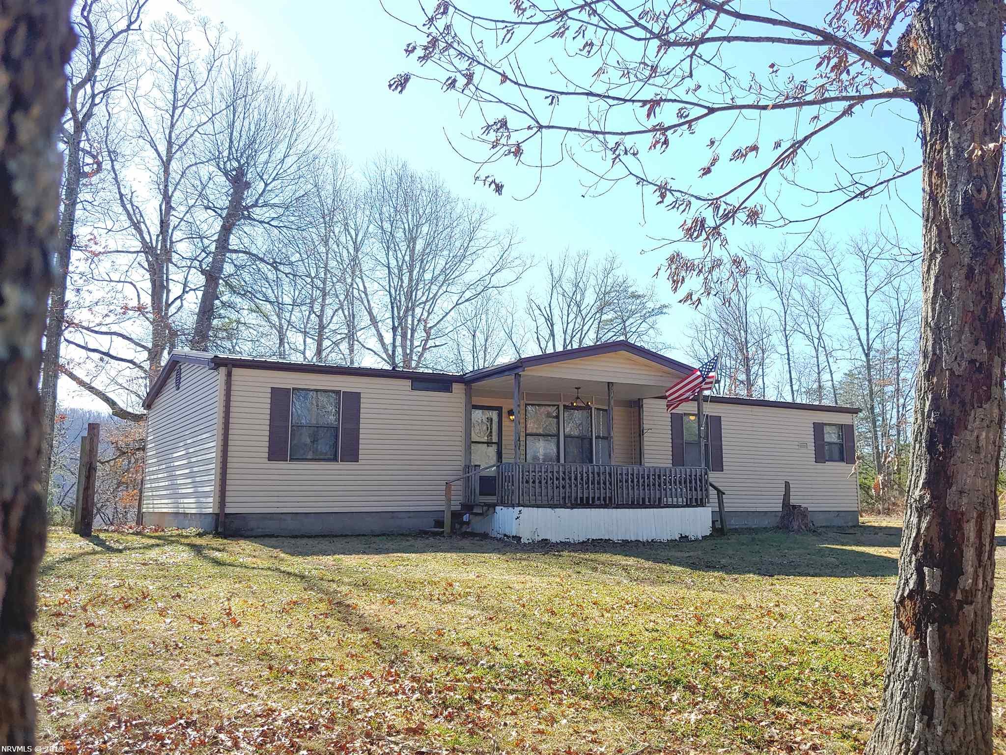 3907 North Fork Road Elliston Va 24087 The Louise Baker Team New River Valley Real Estate Homes For Sale