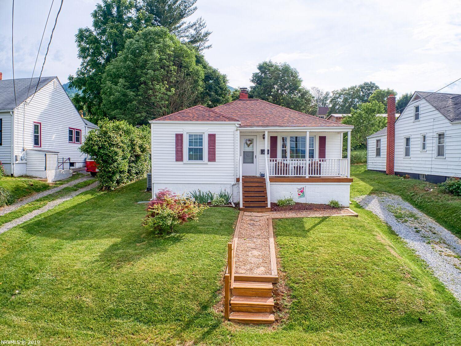 413 N MONTGOMERY STREET, PEARISBURG, VA 24134 The Baker Team New