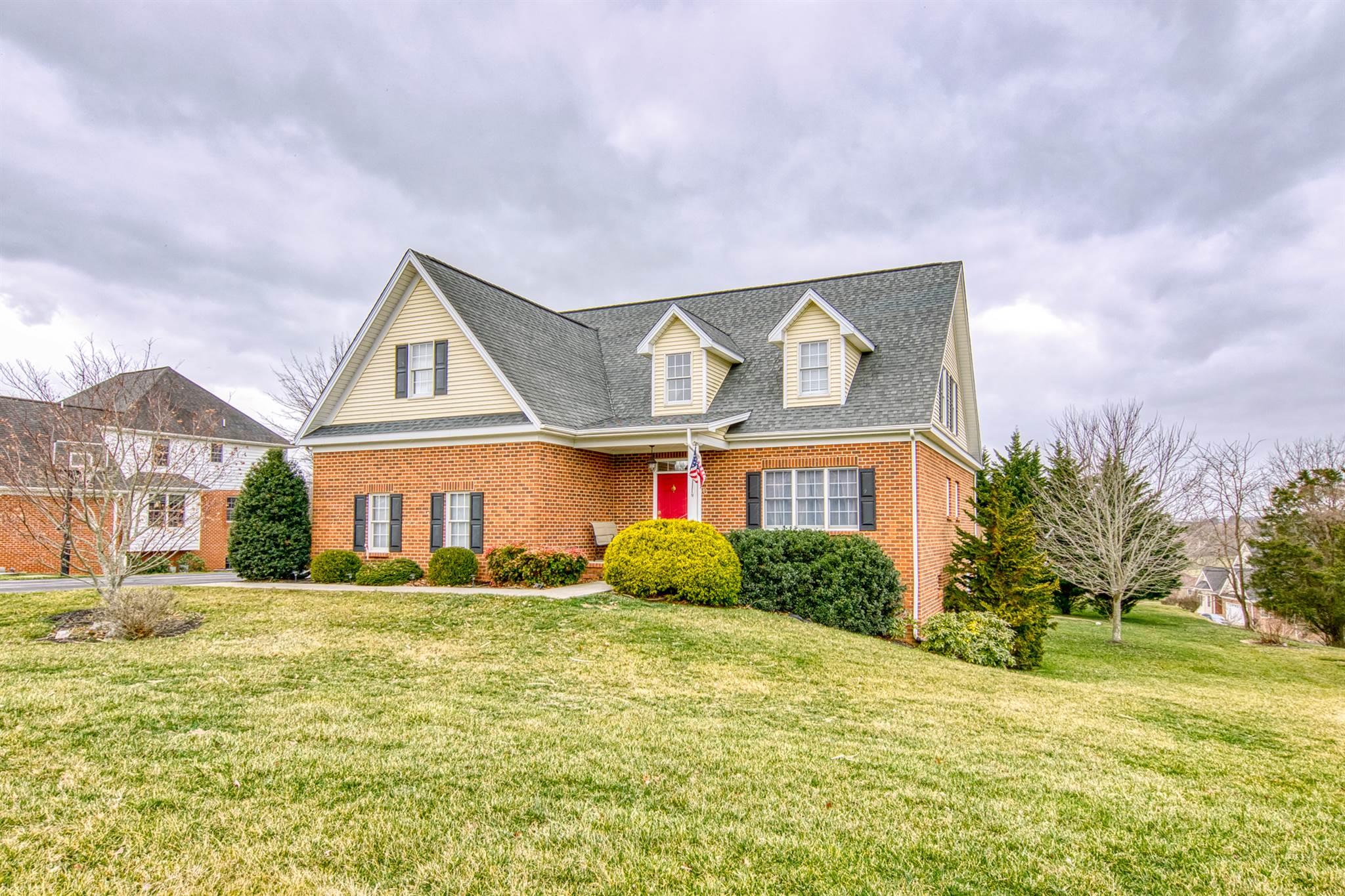 130 CEDAR BLUFF DRIVE, CHRISTIANSBURG, VA 24073 The Louise Baker Team