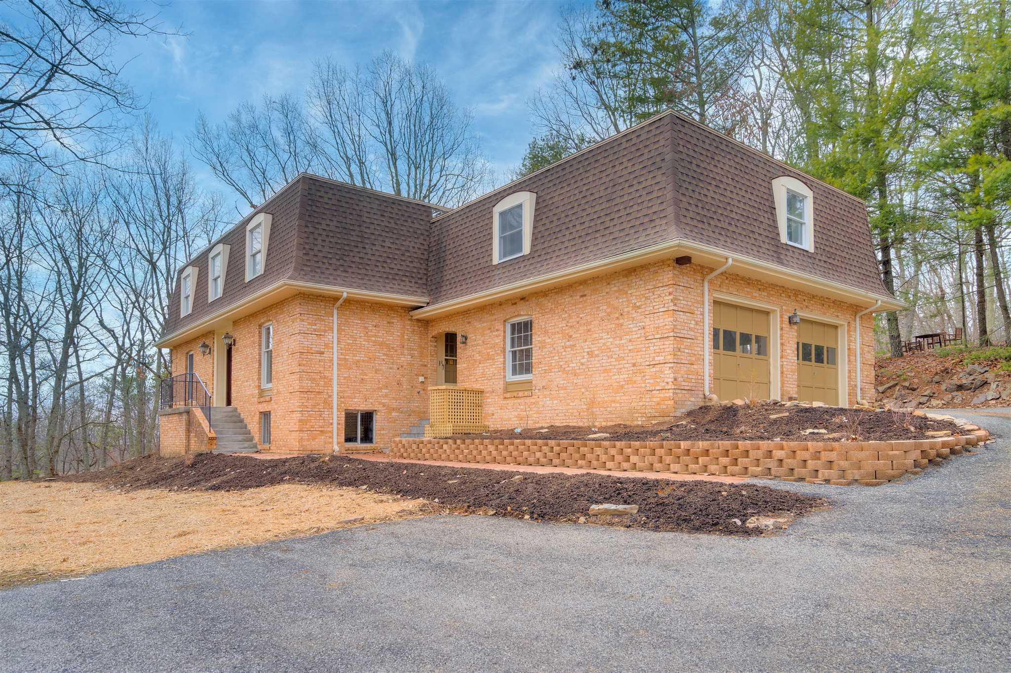 Blacksburg Homes For Sale from 300,000 to 500,000